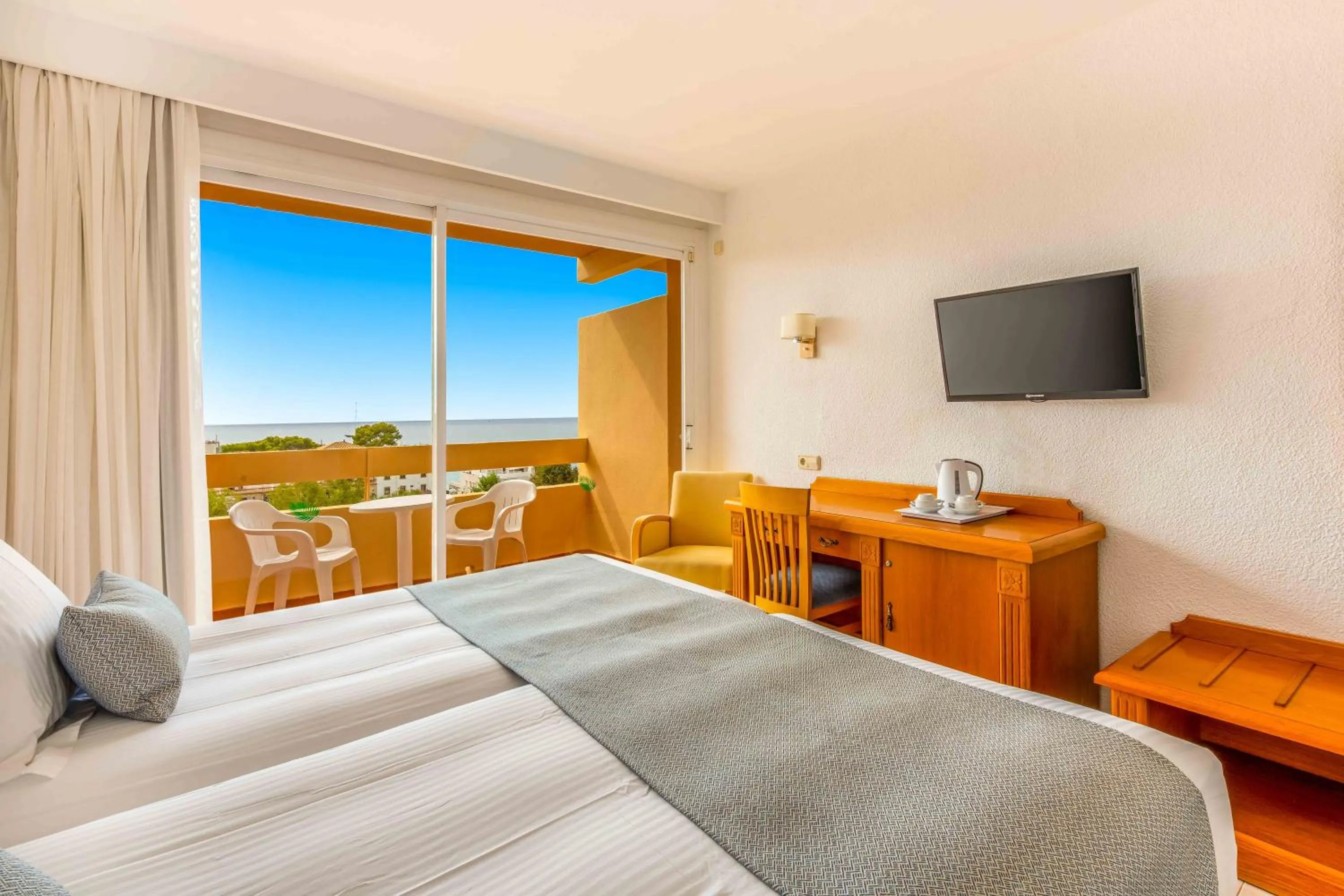 Bed in Valentin Reina Paguera - Adults Only