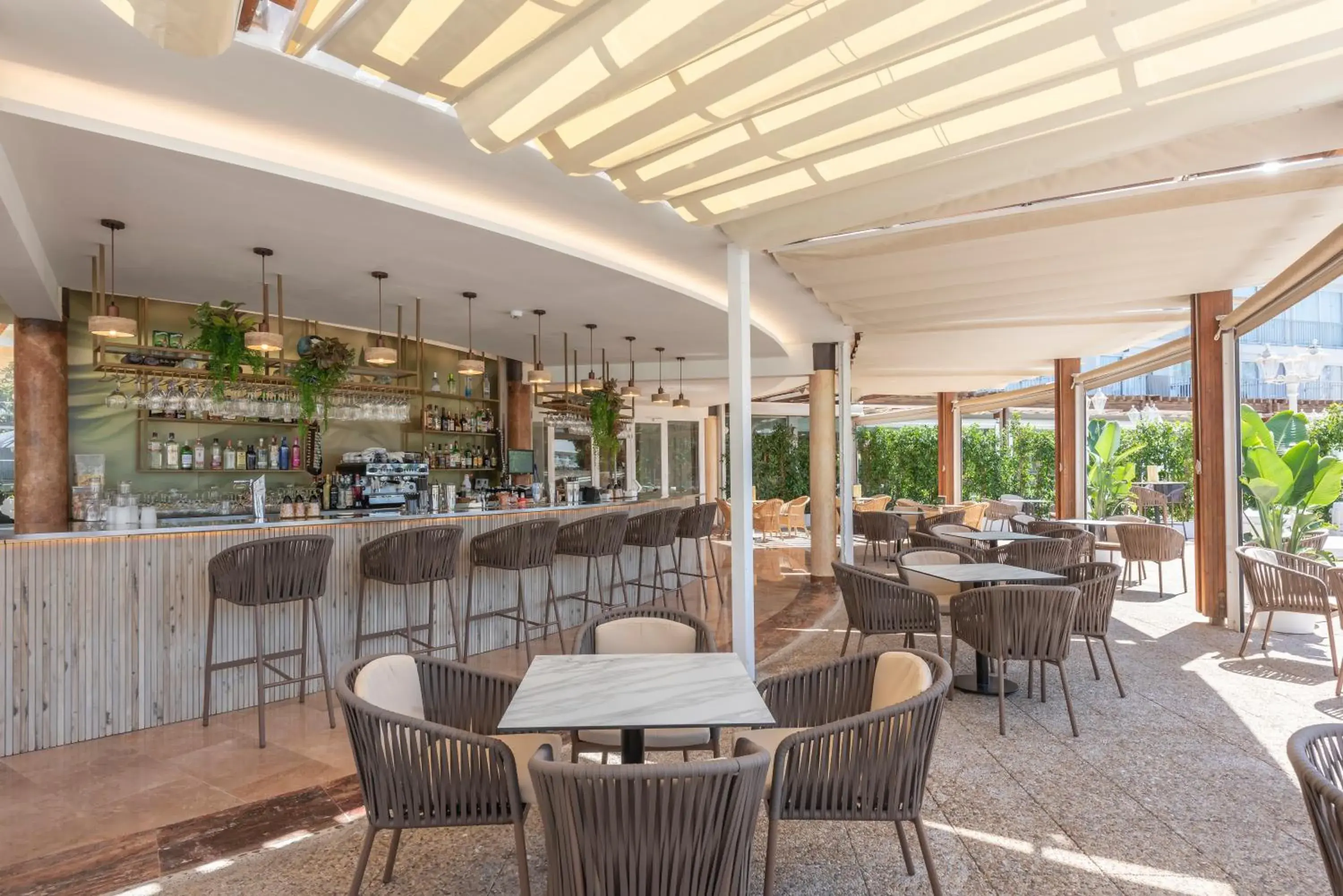 Lounge or bar in Valentin Grand Park Suite Hotel Lounge or bar in Valentin Grand Park Suite Hotel