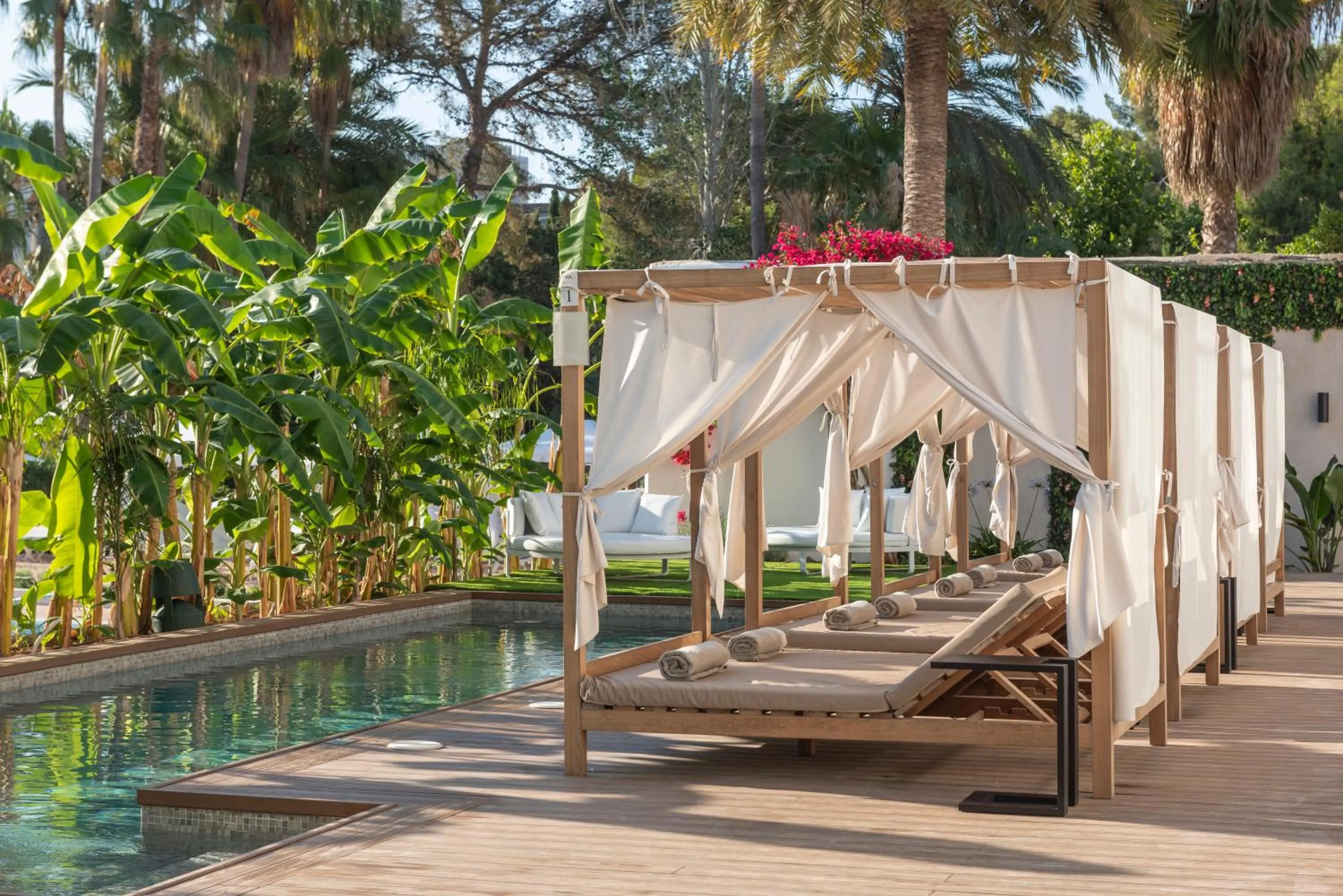 Garden in Valentin Grand Park Suite Hotel