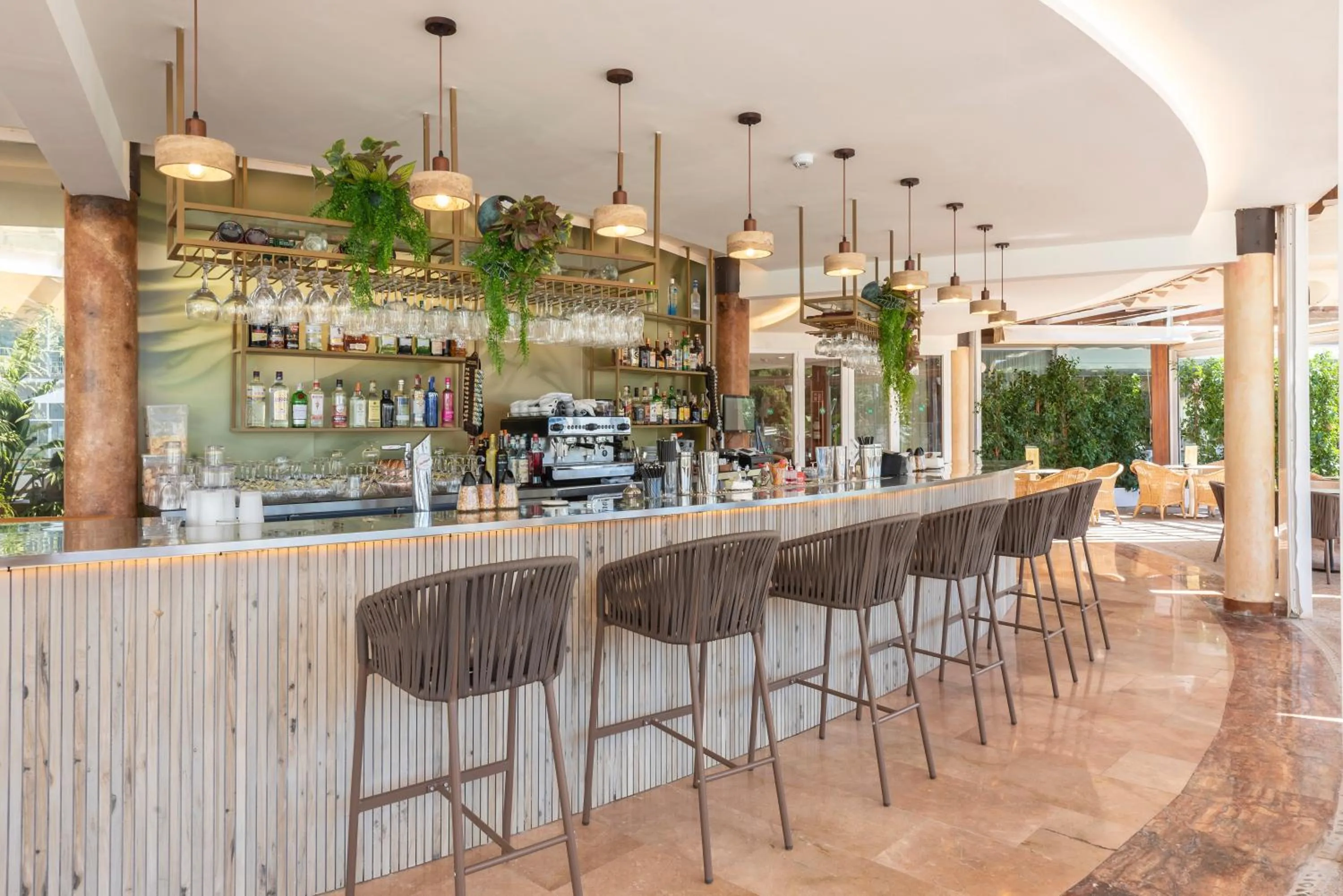 Lounge or bar in Valentin Grand Park Suite Hotel