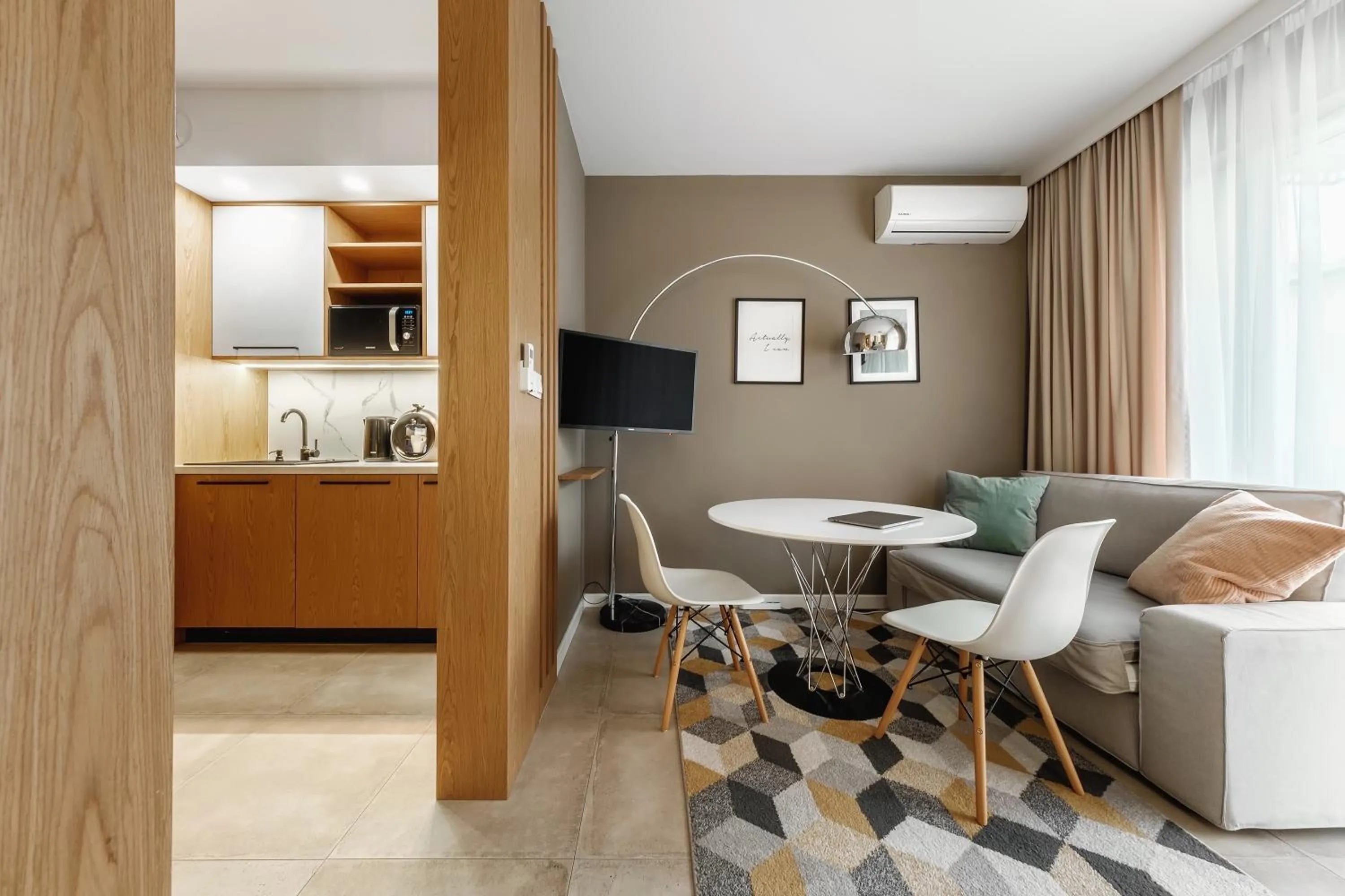Apartament na Woli, nowe osiedle Jana Kazimierza 32, szybkie WI-FI, Parking