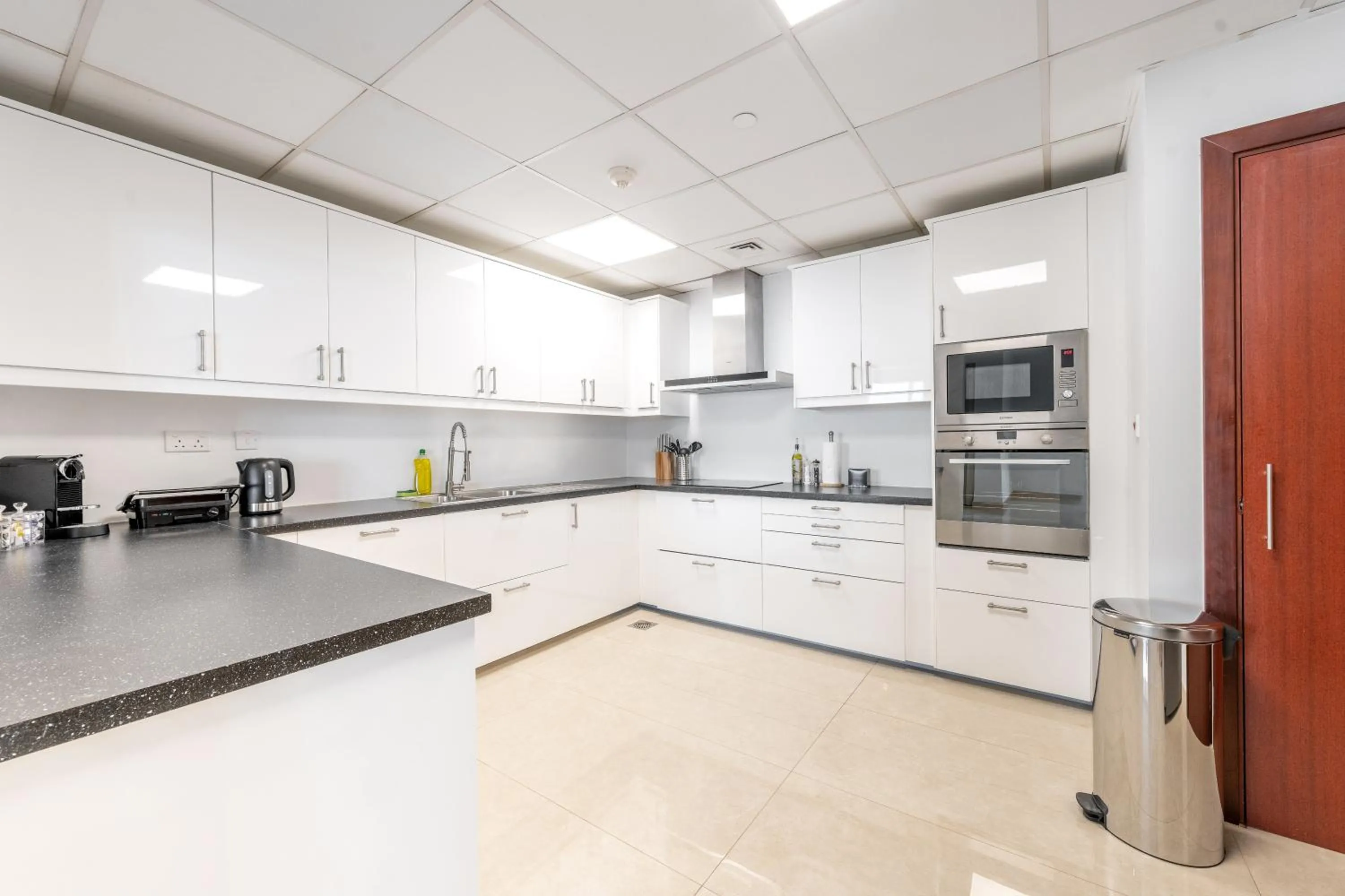 Kitchen or kitchenette in Deluxe Retreat In JBR - Million Dollar View - Balcony
