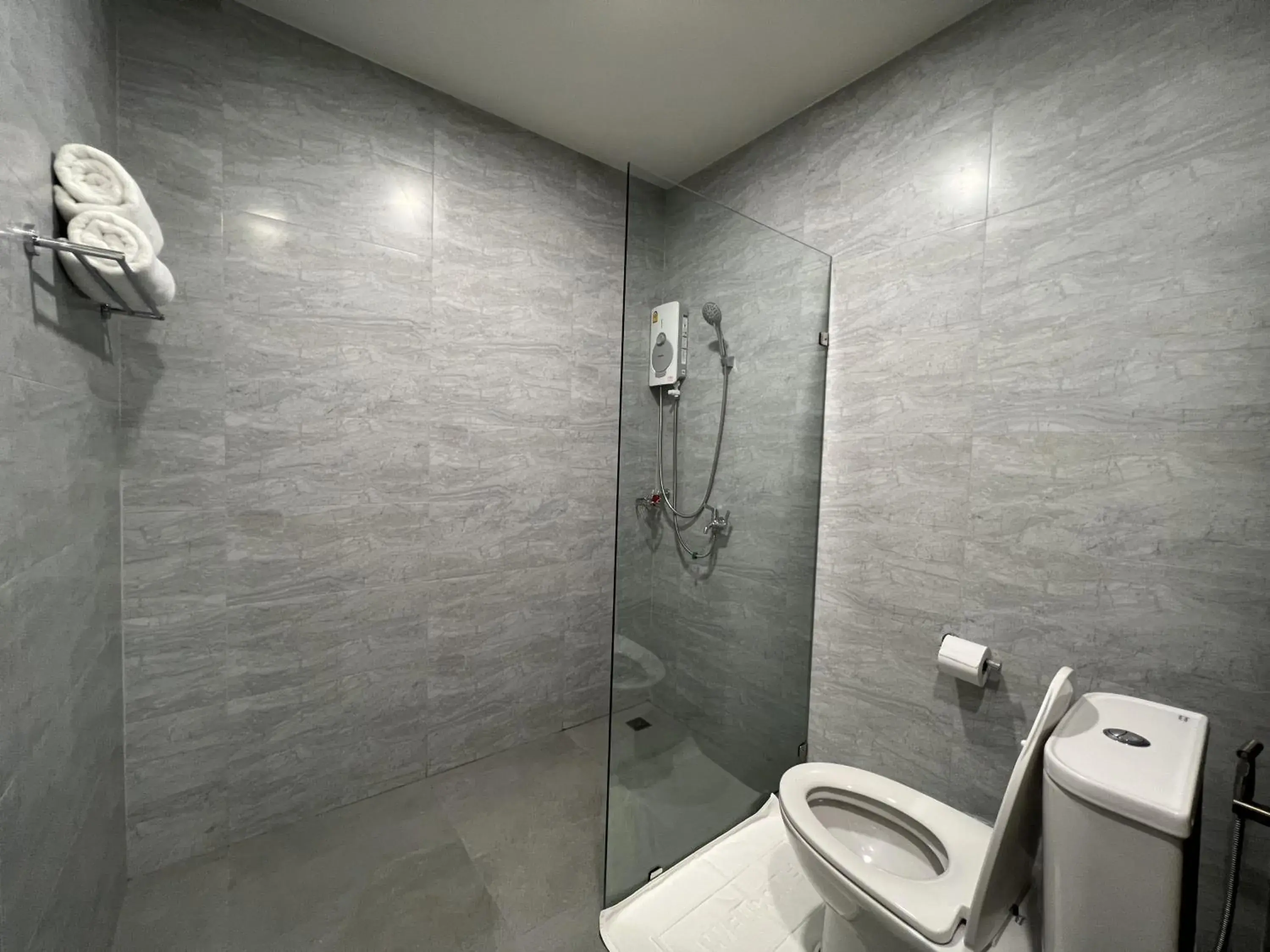 Shower in Super Highway Hotel Shower in Super Highway Hotel