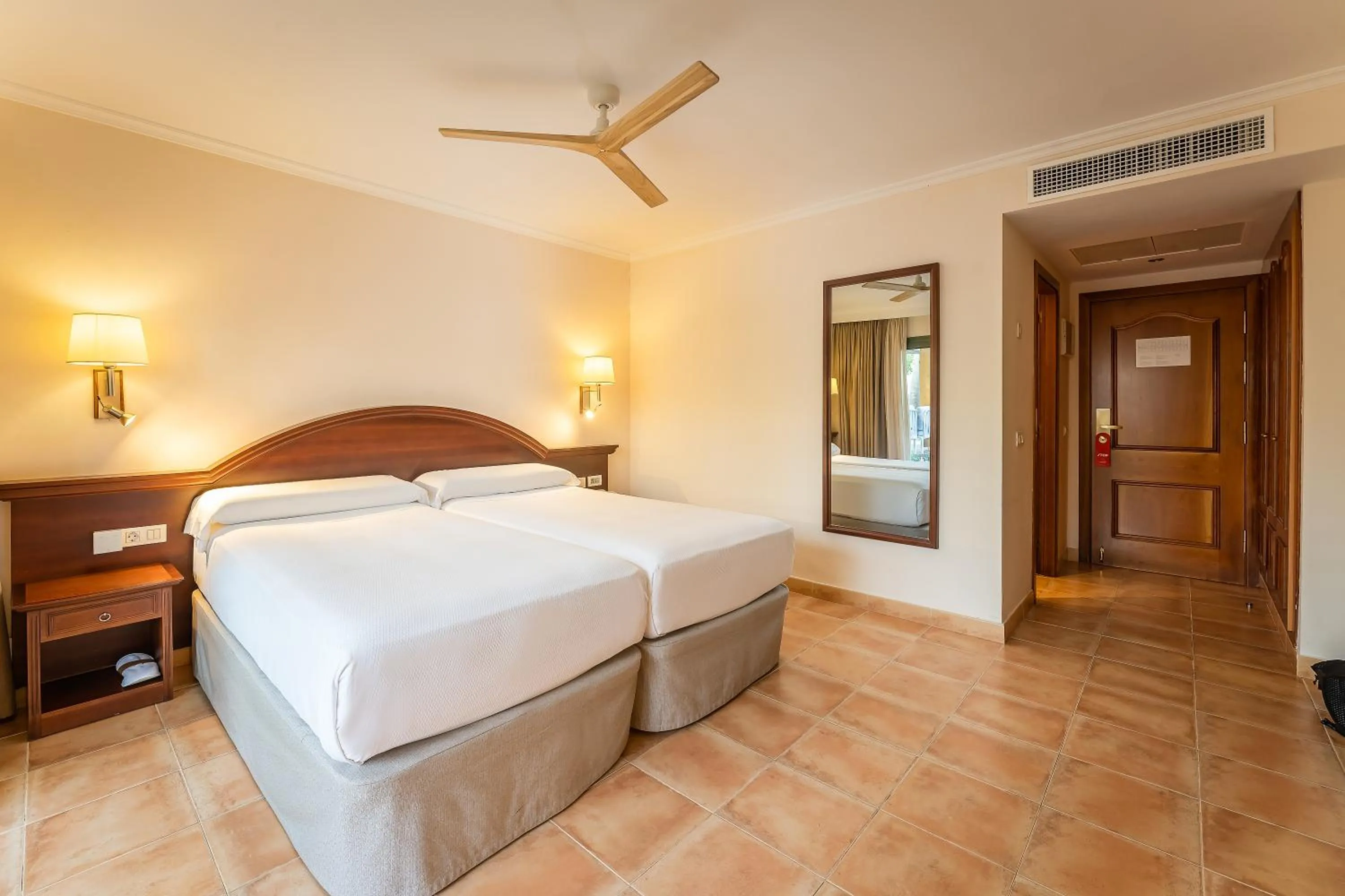 Photo of the whole room, Bed in Valentin Star Menorca - Adults Only