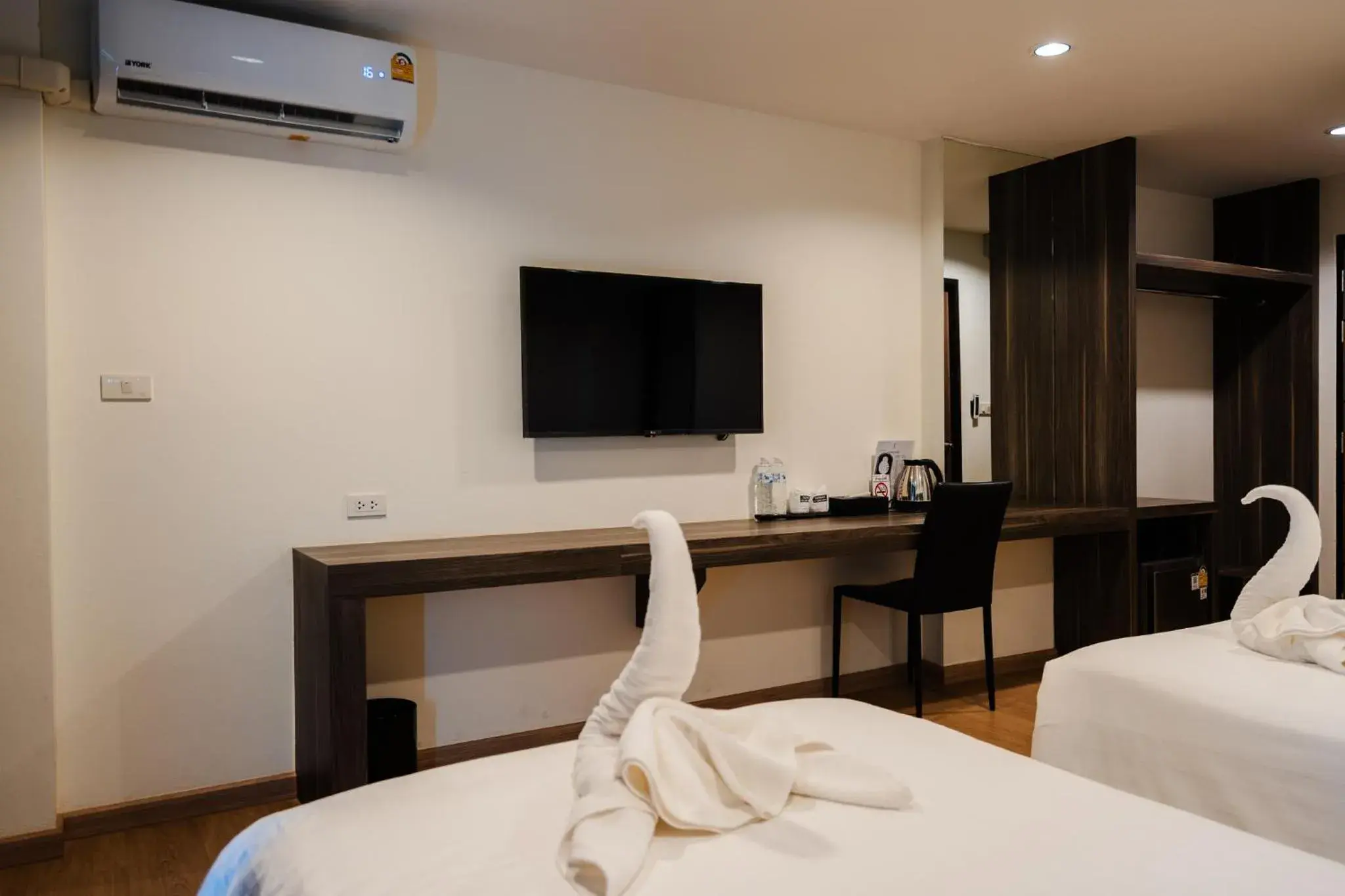 Bed in JS HOTEL Bed in JS HOTEL