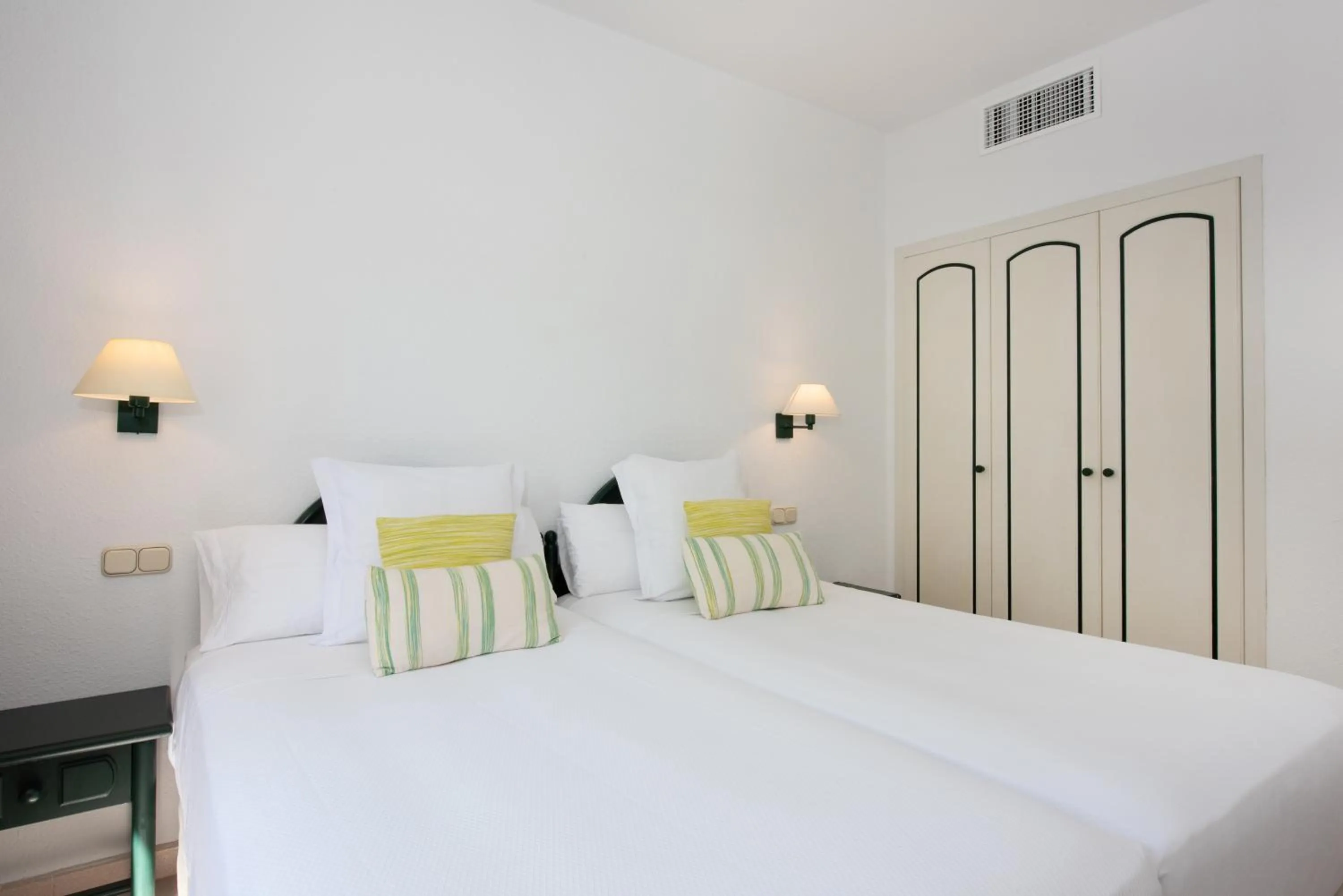 Bedroom, Bed in Valentin Son Bou