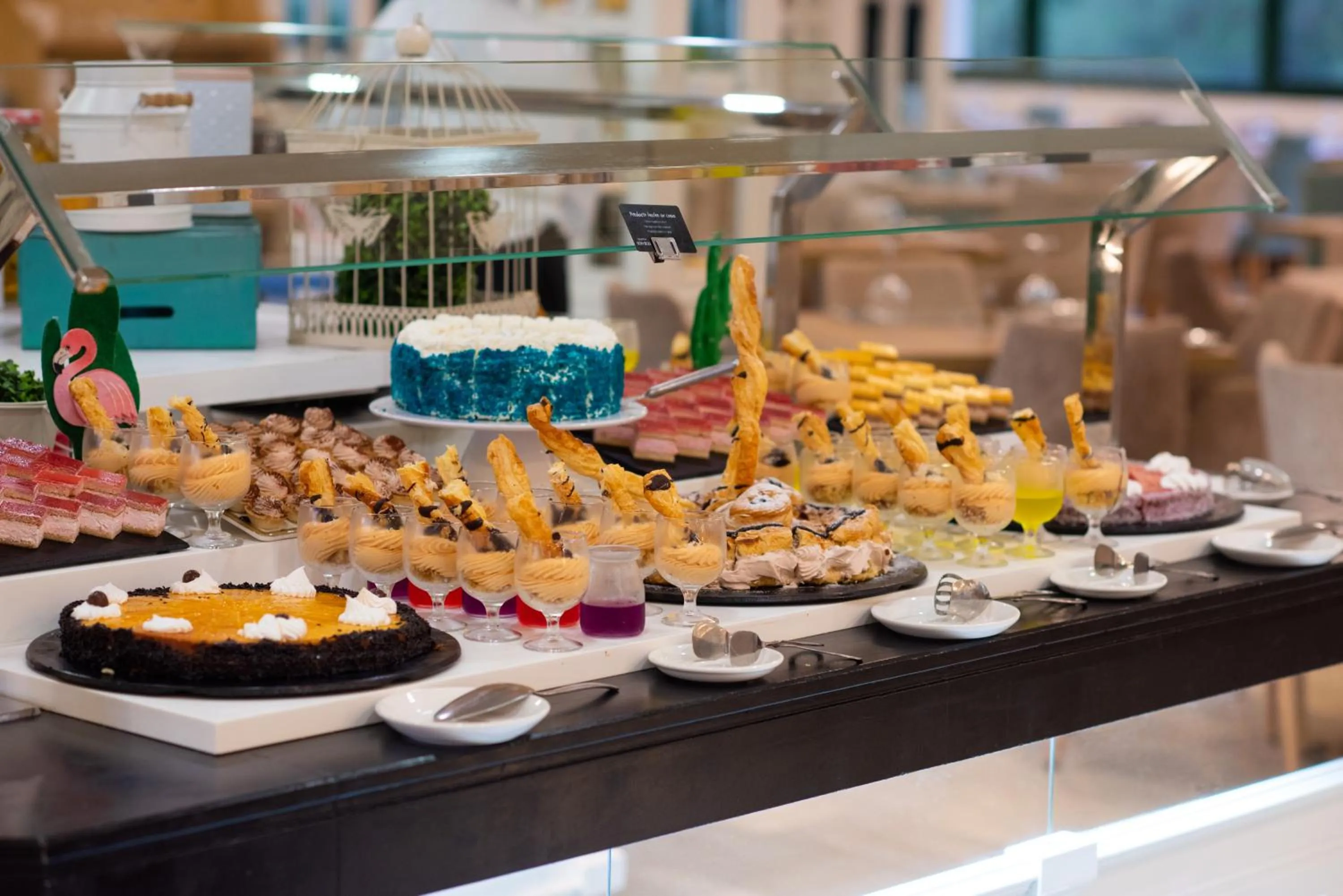 Restaurant/places to eat in Valentin Son Bou