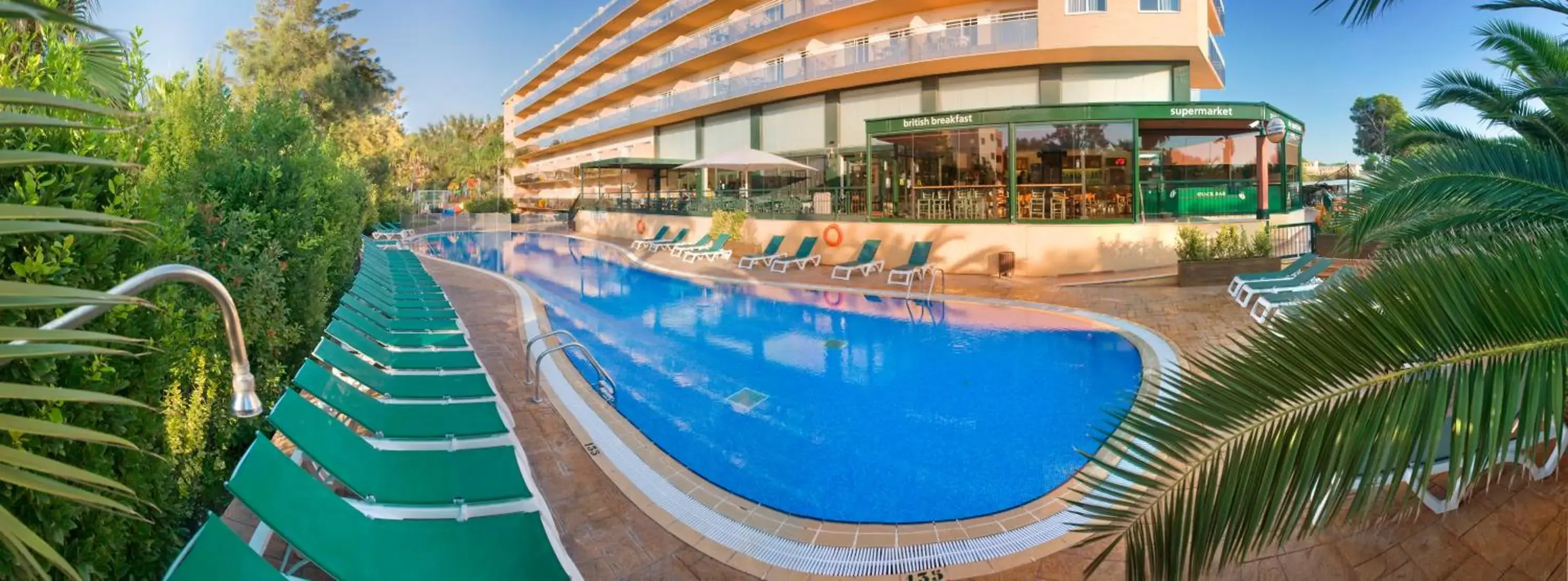 Property building in Aparthotel SunClub Salou Property building in Aparthotel SunClub Salou