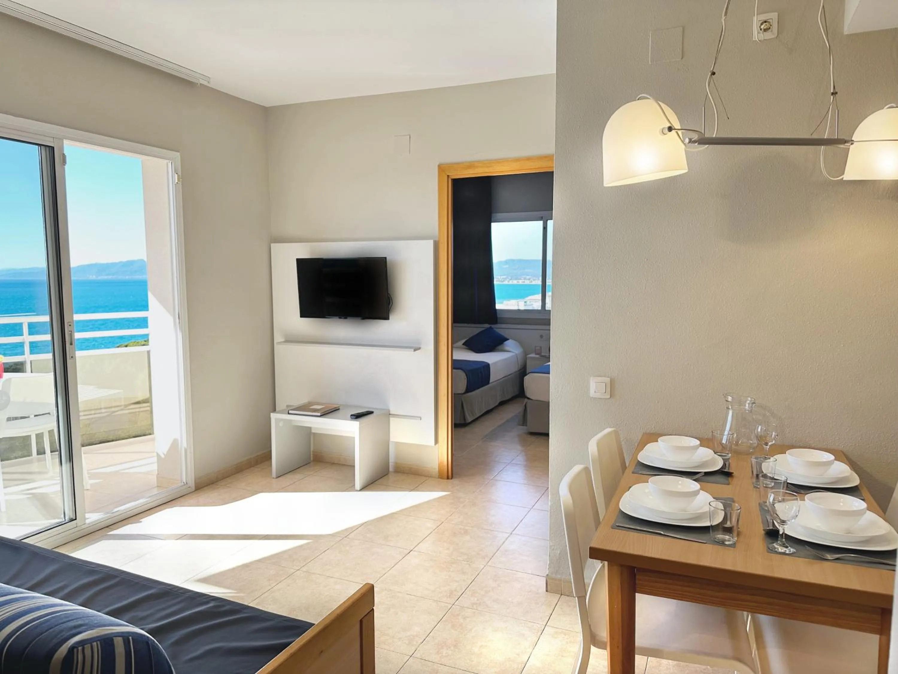 TV and multimedia in Aparthotel SunClub Salou