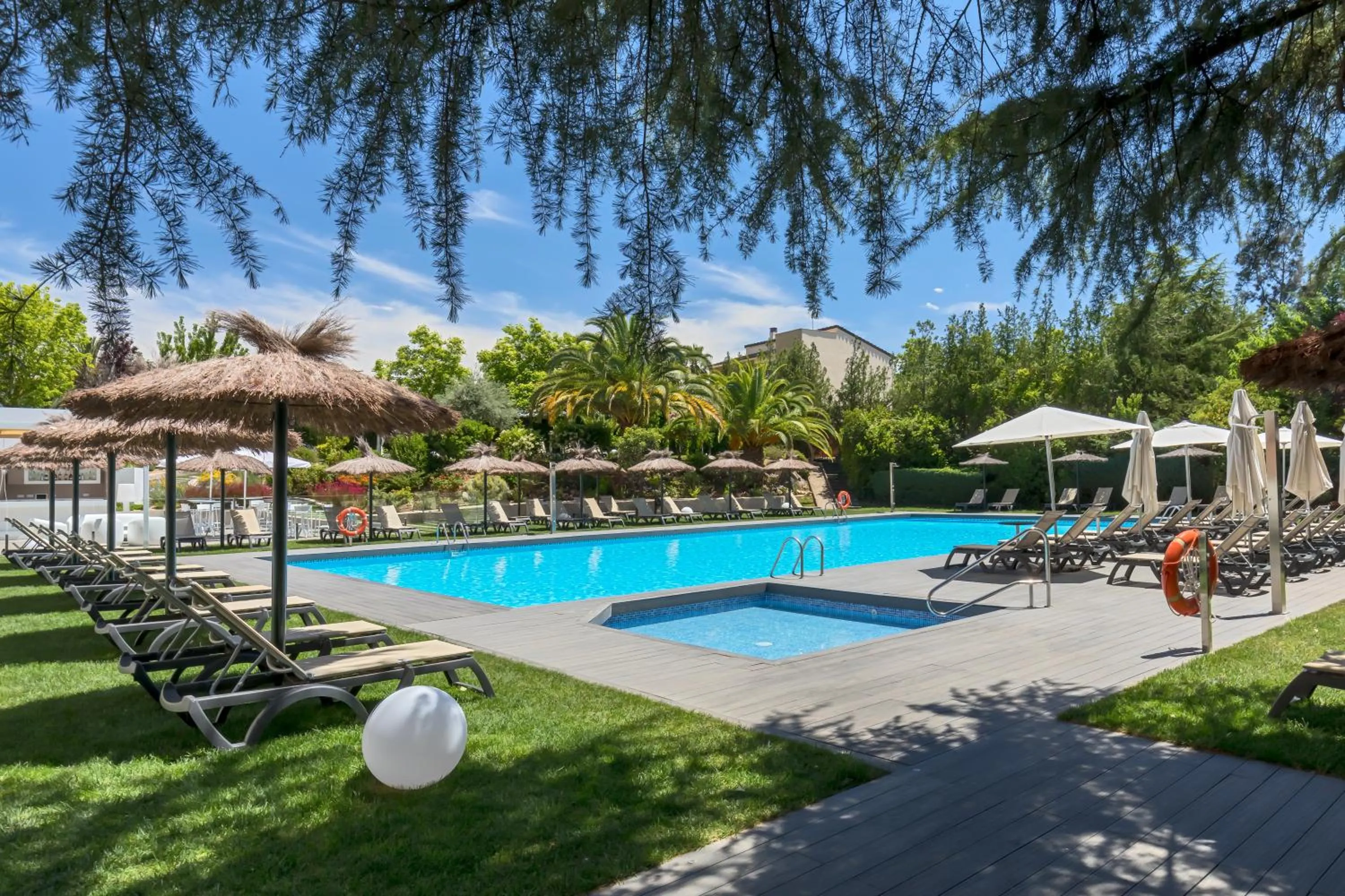 Swimming pool in Barceló Cáceres V Centenario