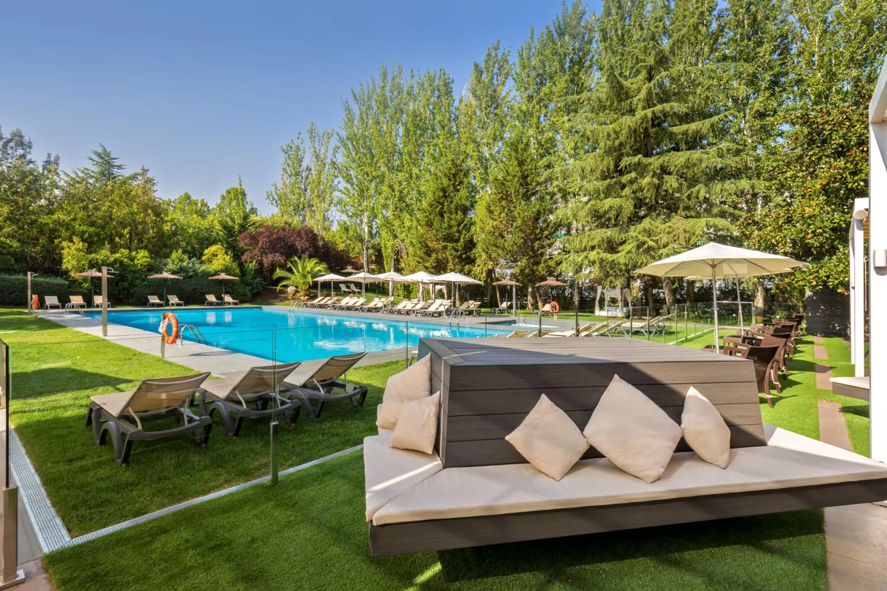 Swimming pool in Barceló Cáceres V Centenario