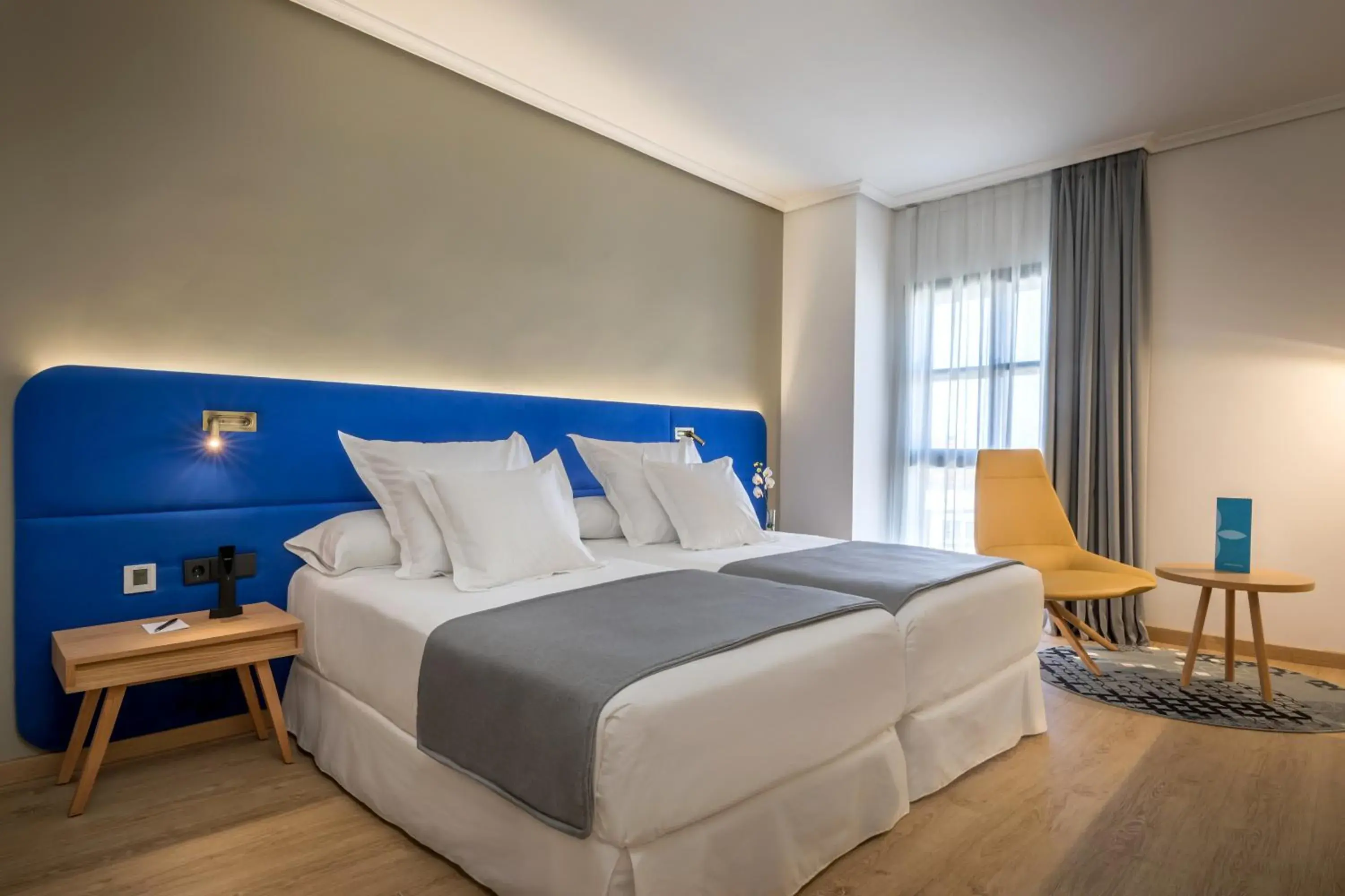 Property building, Bed in Barceló Cáceres V Centenario Property building, Bed in Barceló Cáceres V Centenario