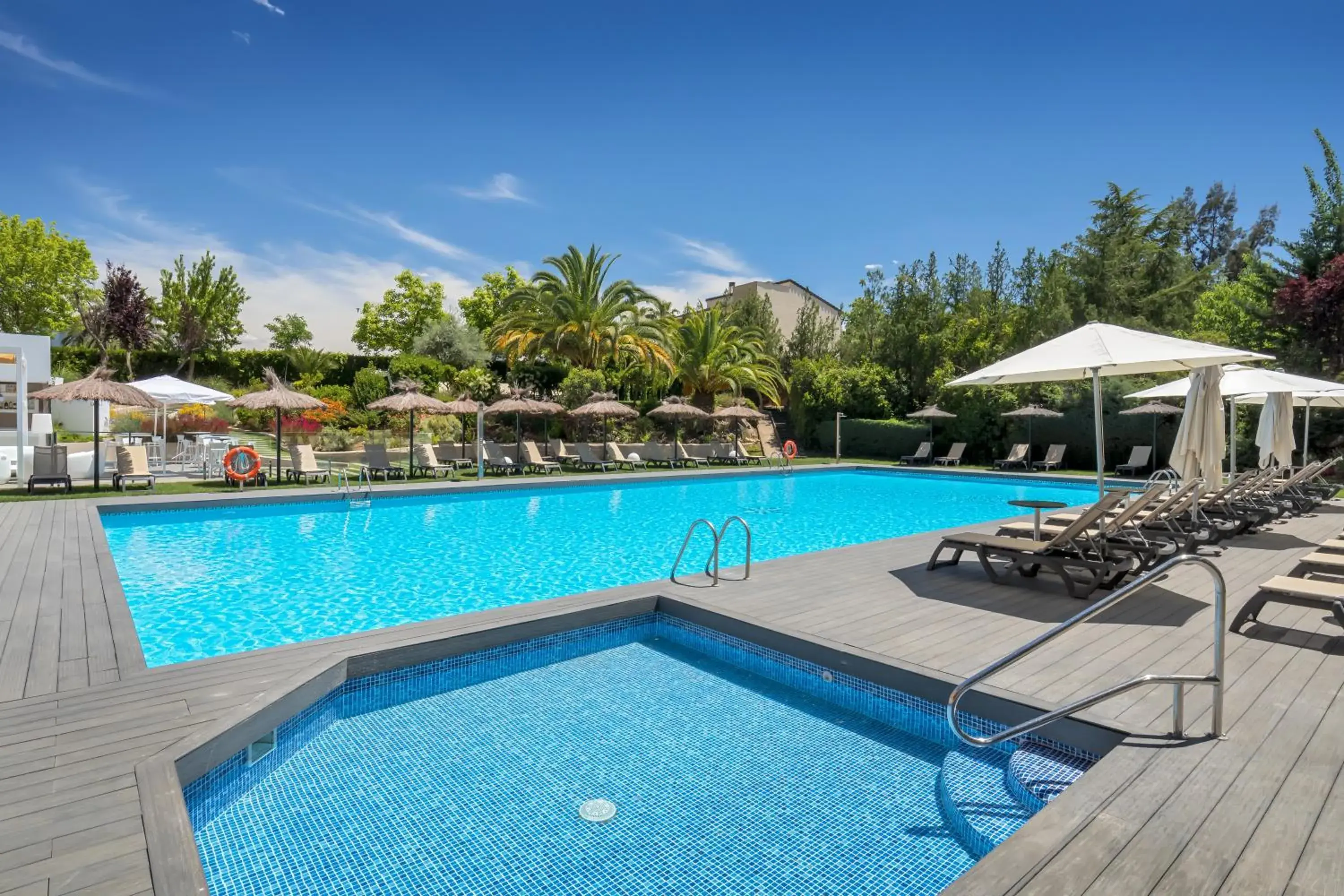 Swimming pool in Barceló Cáceres V Centenario Swimming pool in Barceló Cáceres V Centenario