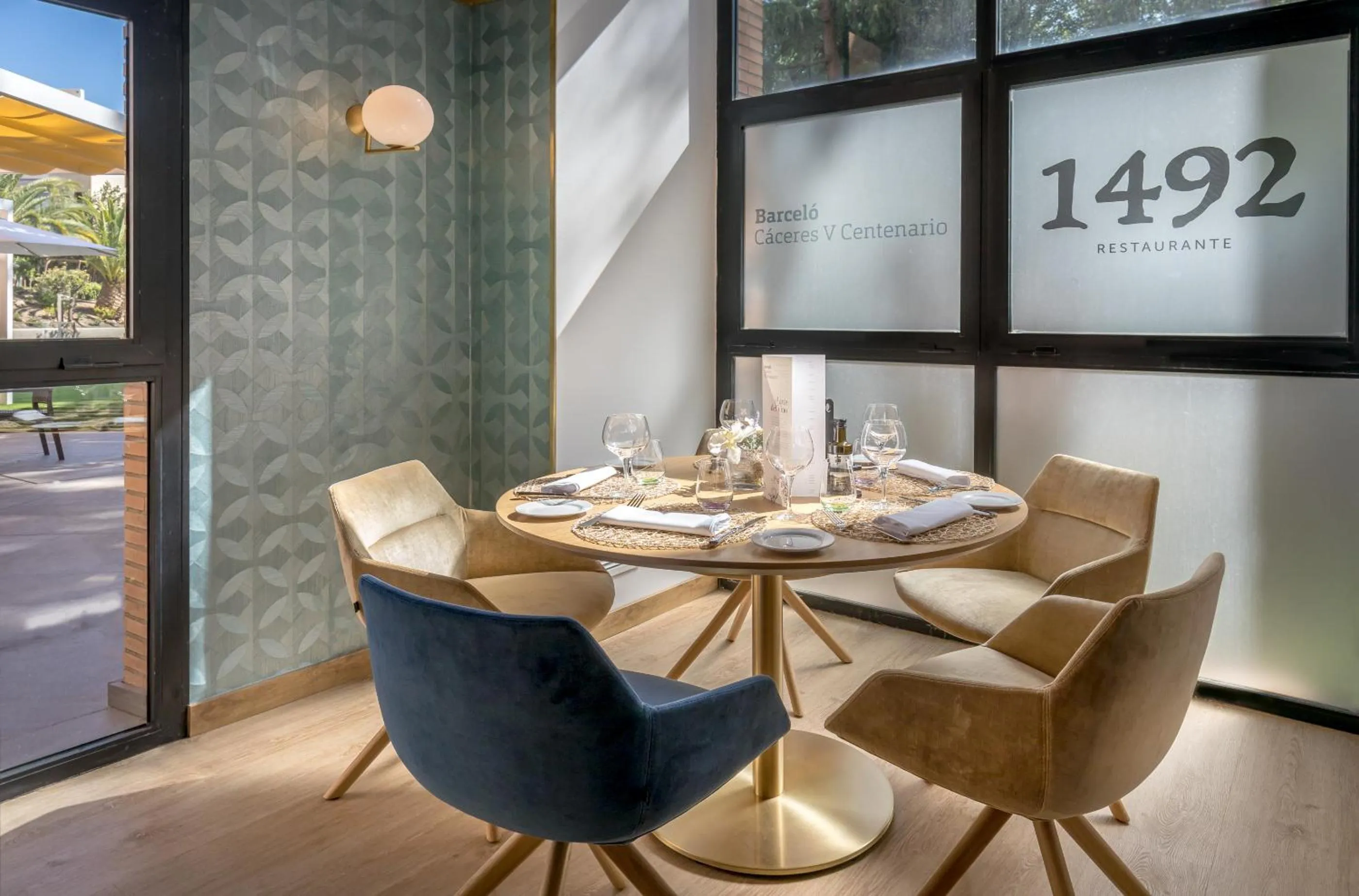 Restaurant/places to eat in Barceló Cáceres V Centenario