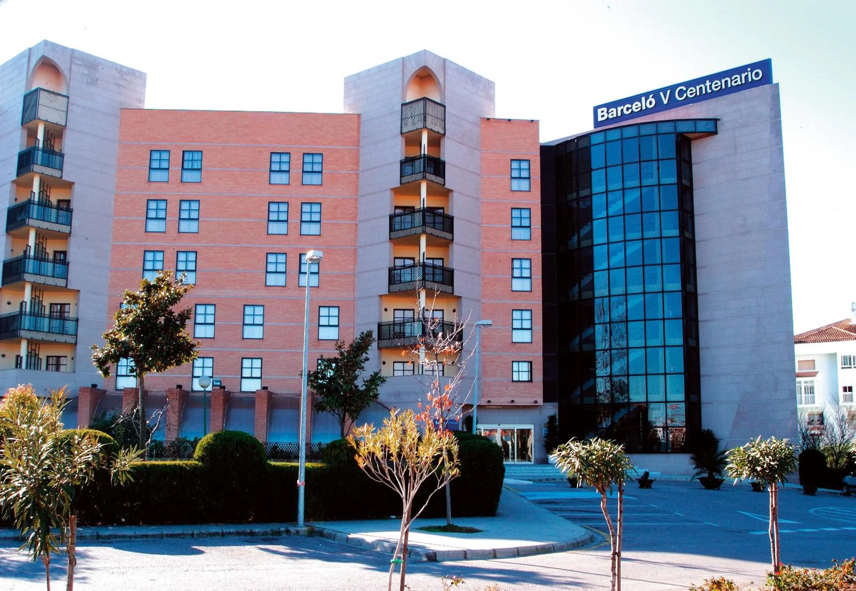 Property building in Barceló Cáceres V Centenario