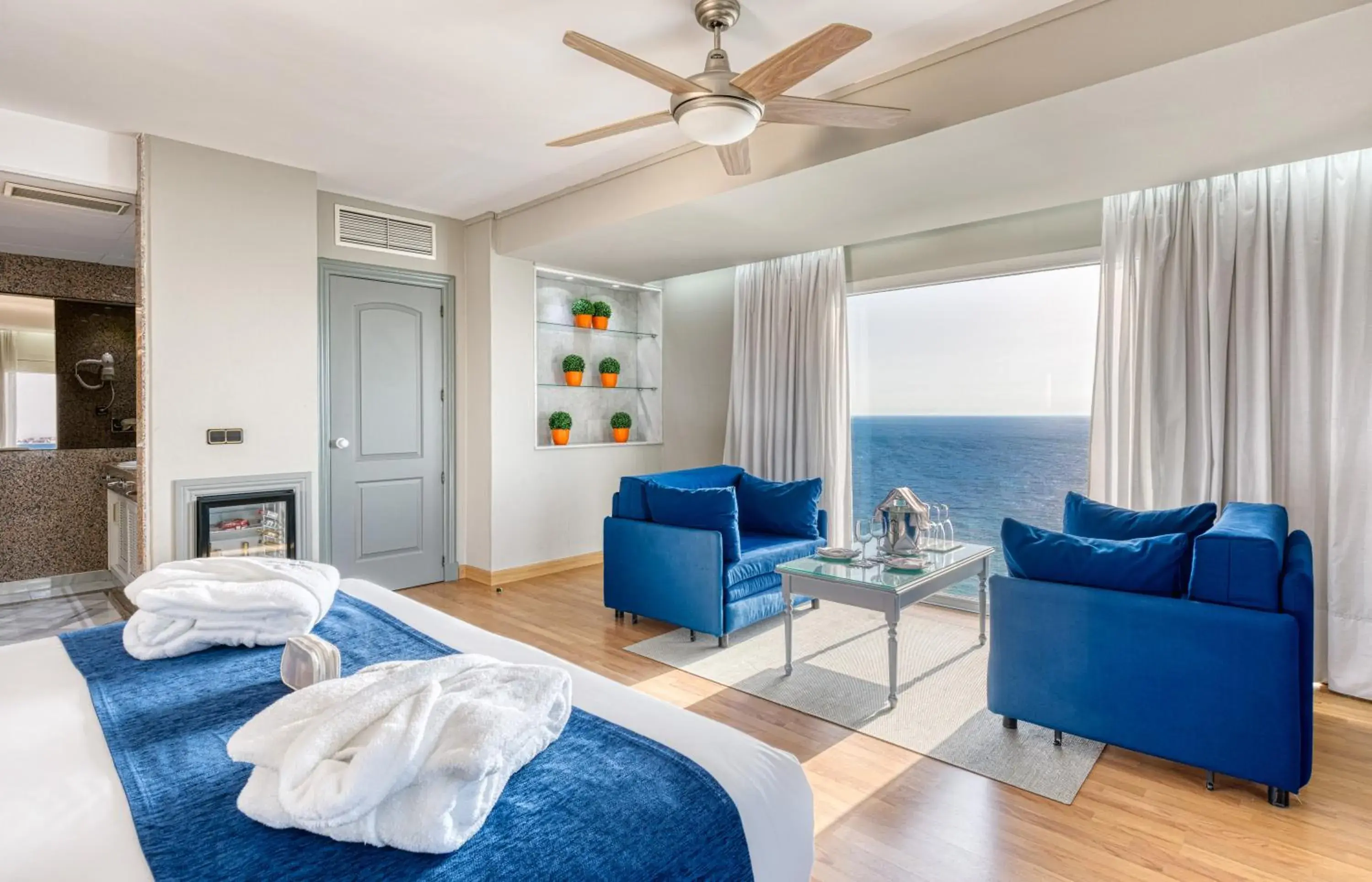 Photo of the whole room in Playadulce Photo of the whole room in Playadulce