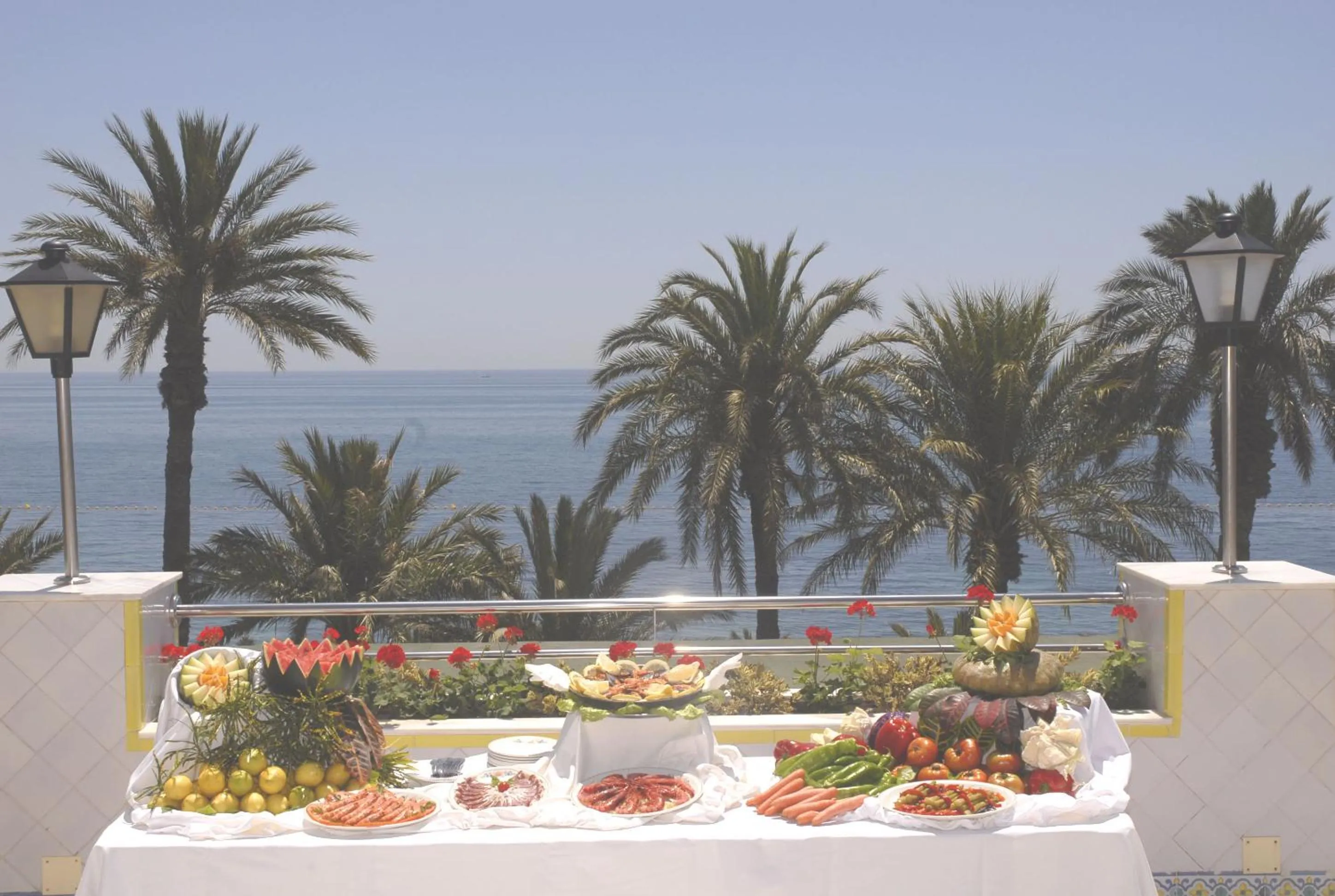 Restaurant/places to eat in Playadulce