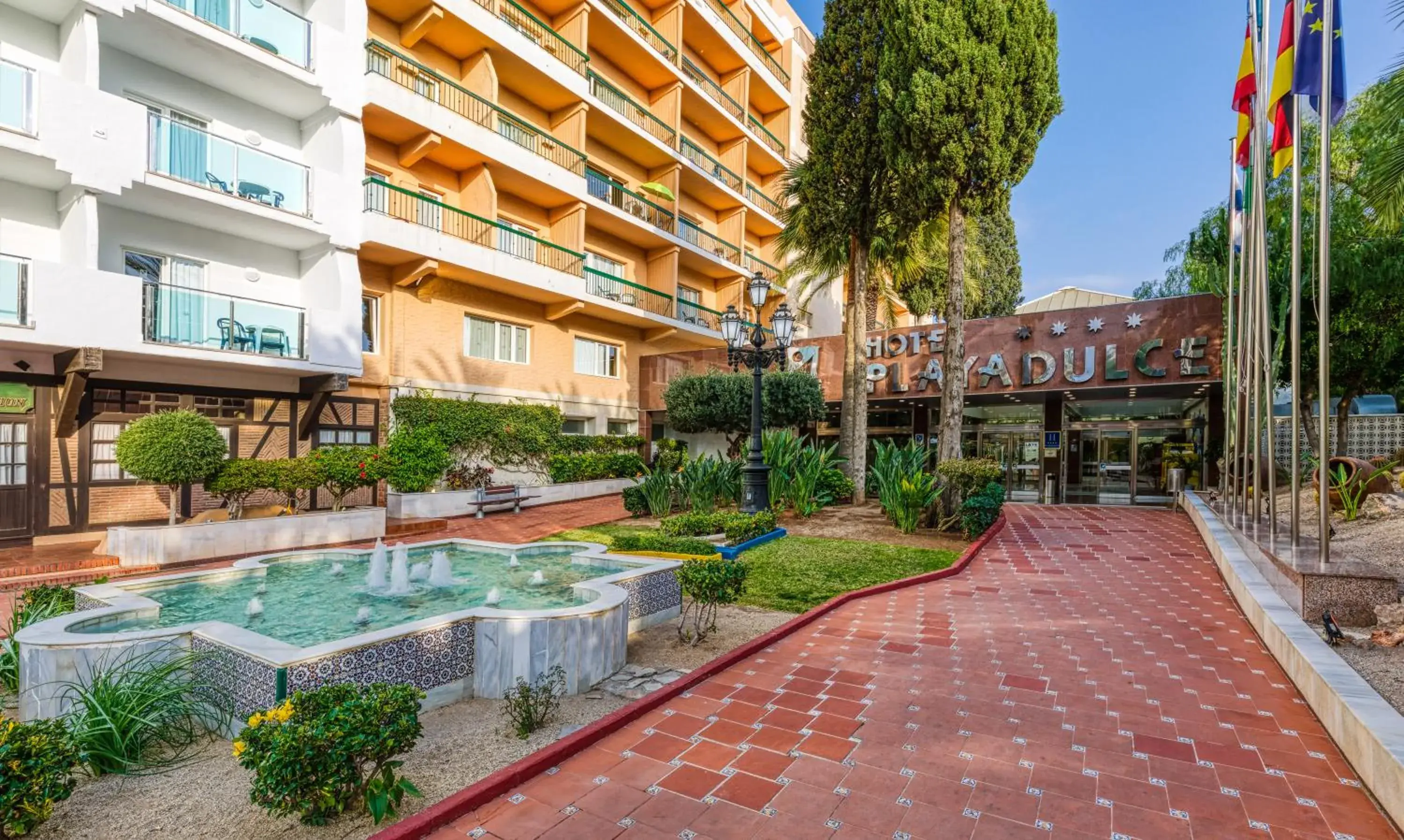 Facade/entrance in Playadulce Facade/entrance in Playadulce