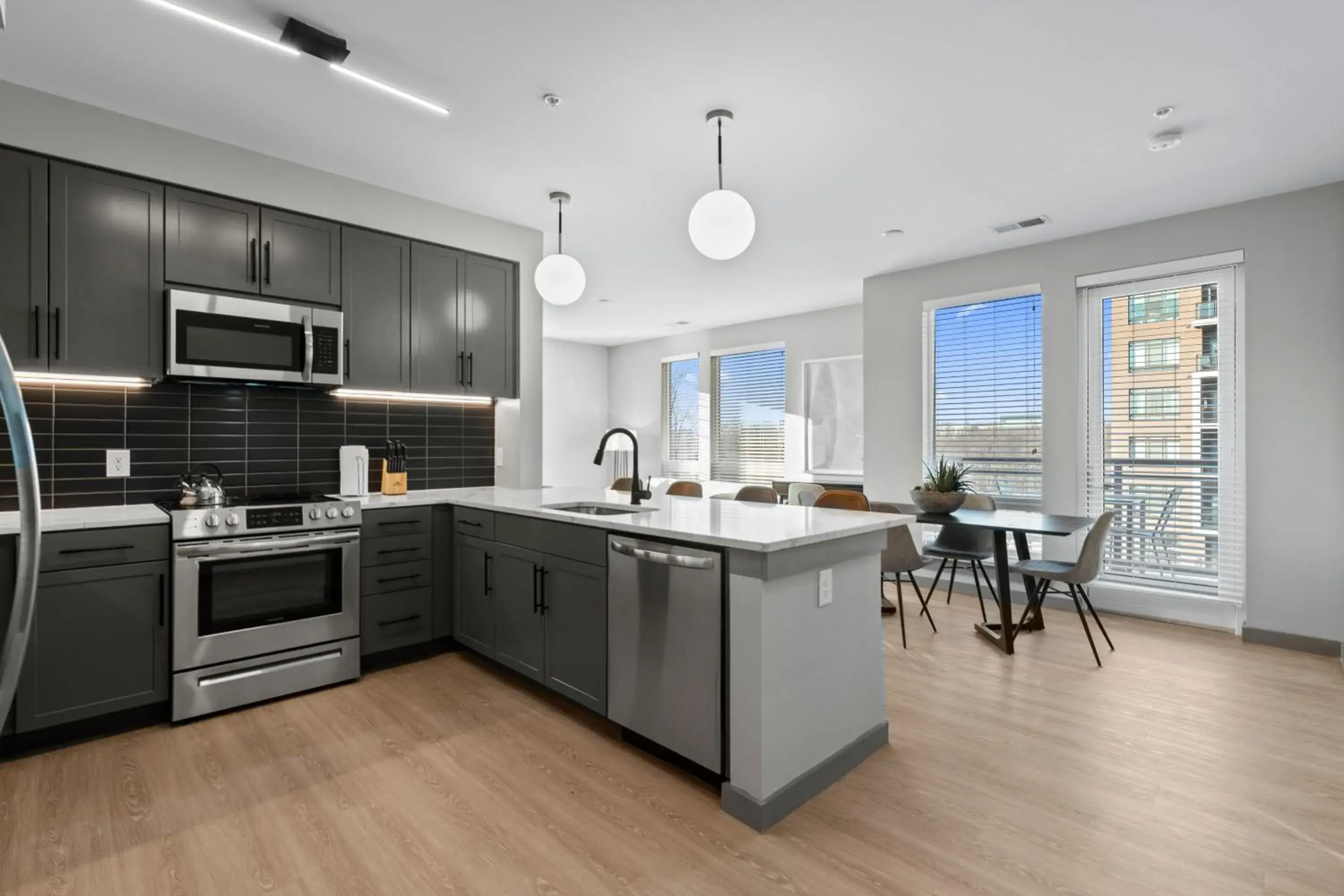 Premium Two Bedroom Apartment with Den and Balcony in WhyHotel by Placemakr, Columbia Premium Two Bedroom Apartment with Den and Balcony in WhyHotel by Placemakr, Columbia