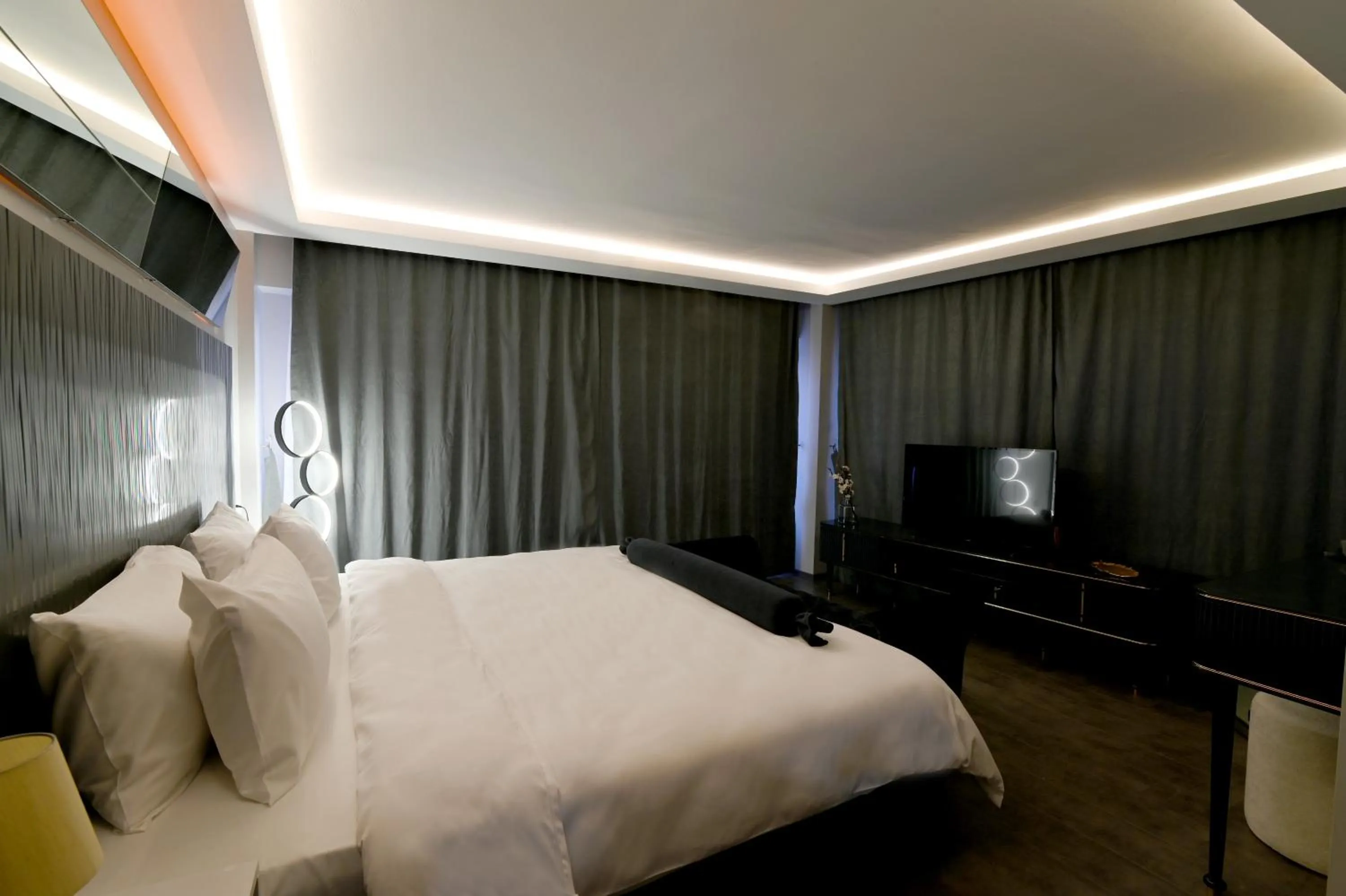 Photo of the whole room in Via Çırağan Hotel