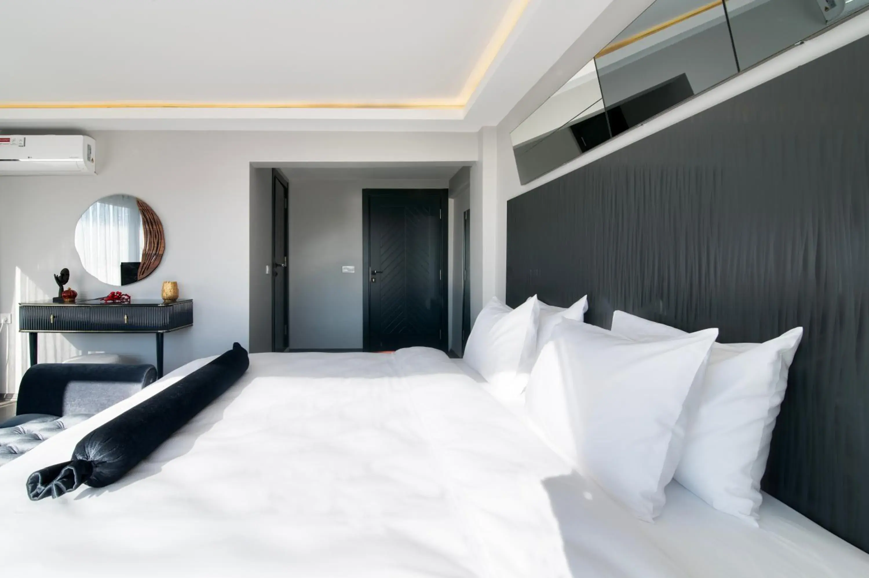 Photo of the whole room in Via Çırağan Hotel Photo of the whole room in Via Çırağan Hotel