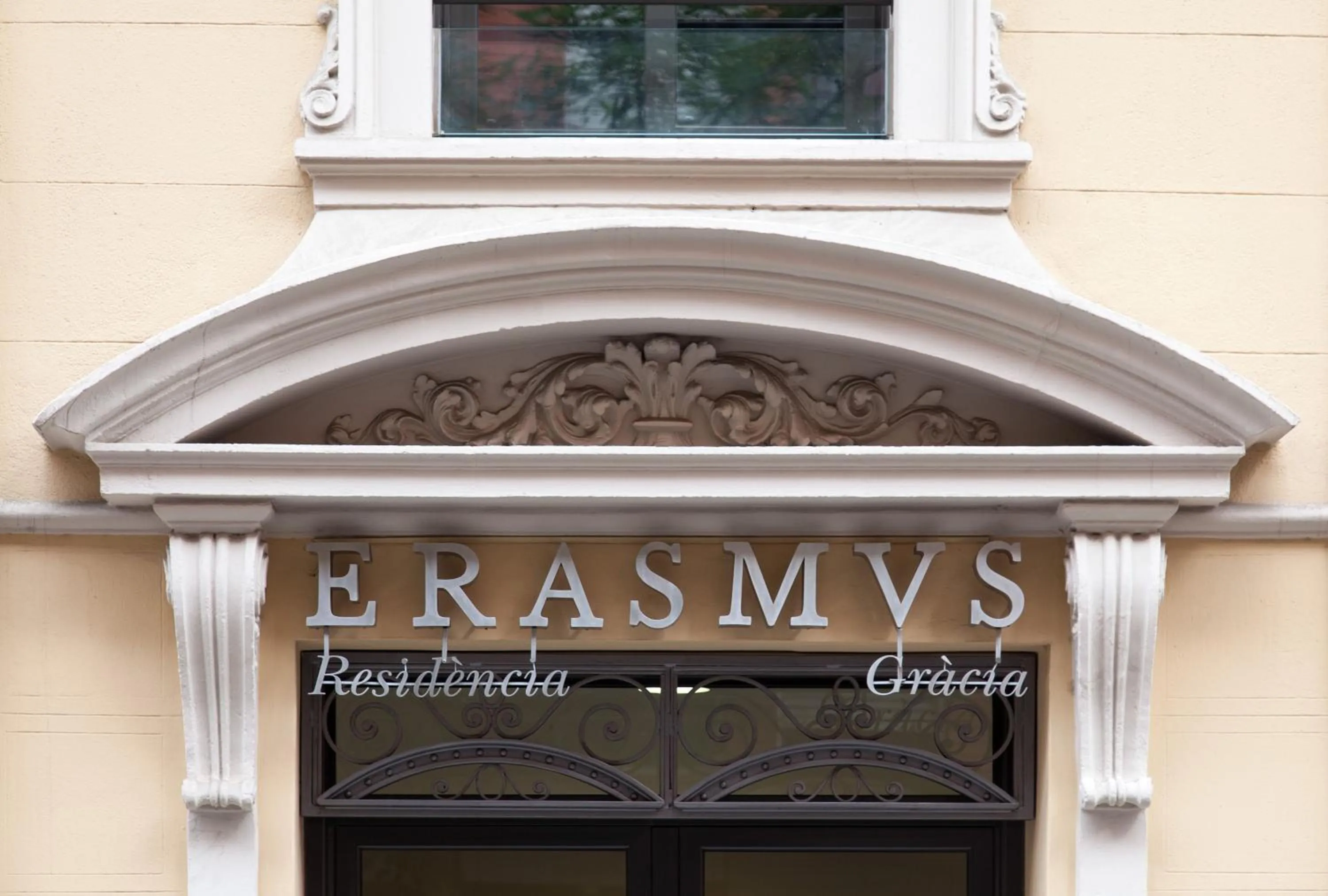 Facade/entrance in Residència Erasmus Gracia