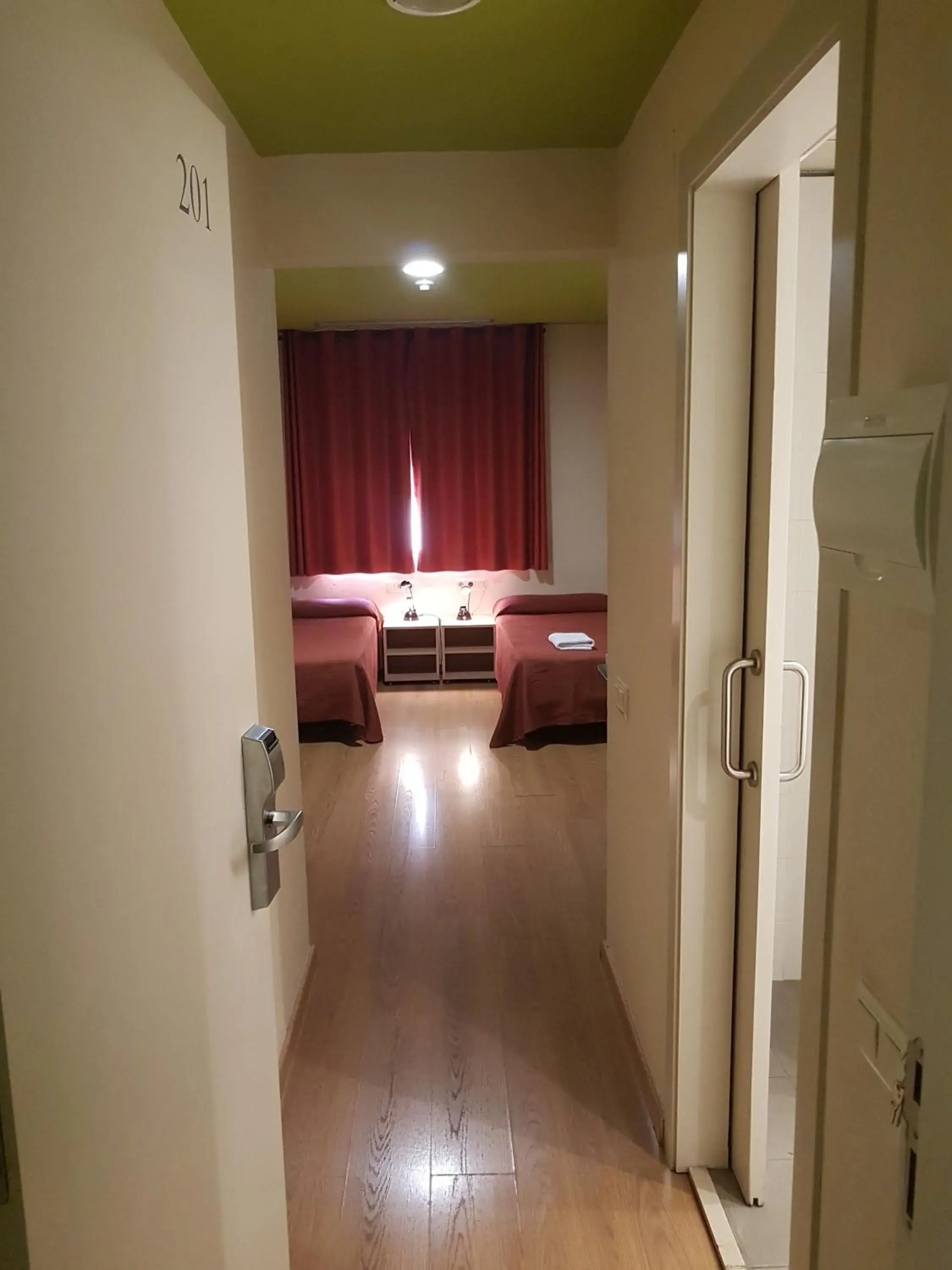 Single Room in Residència Erasmus Gracia Single Room in Residència Erasmus Gracia