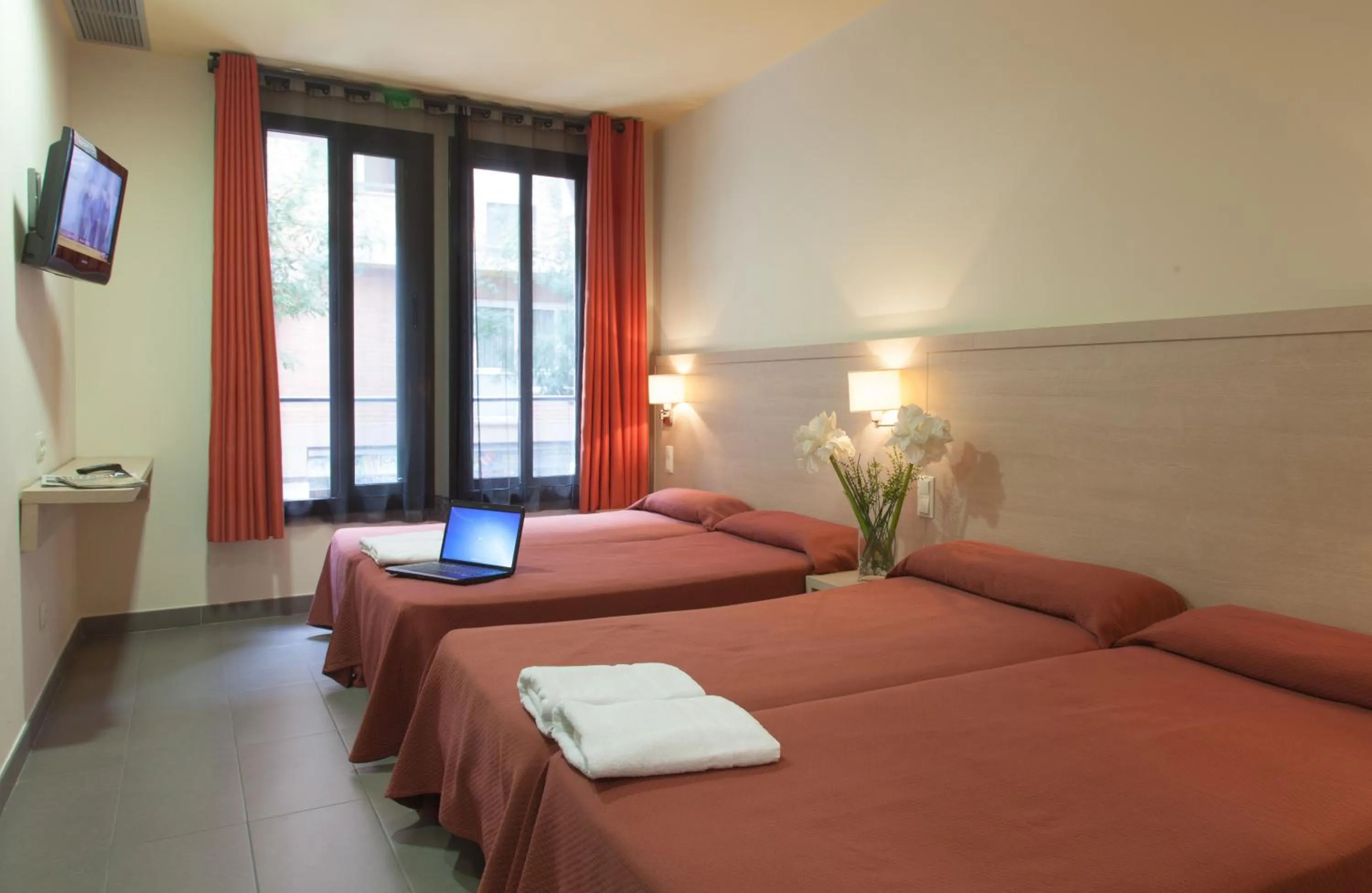 Bed in Residència Erasmus Gracia