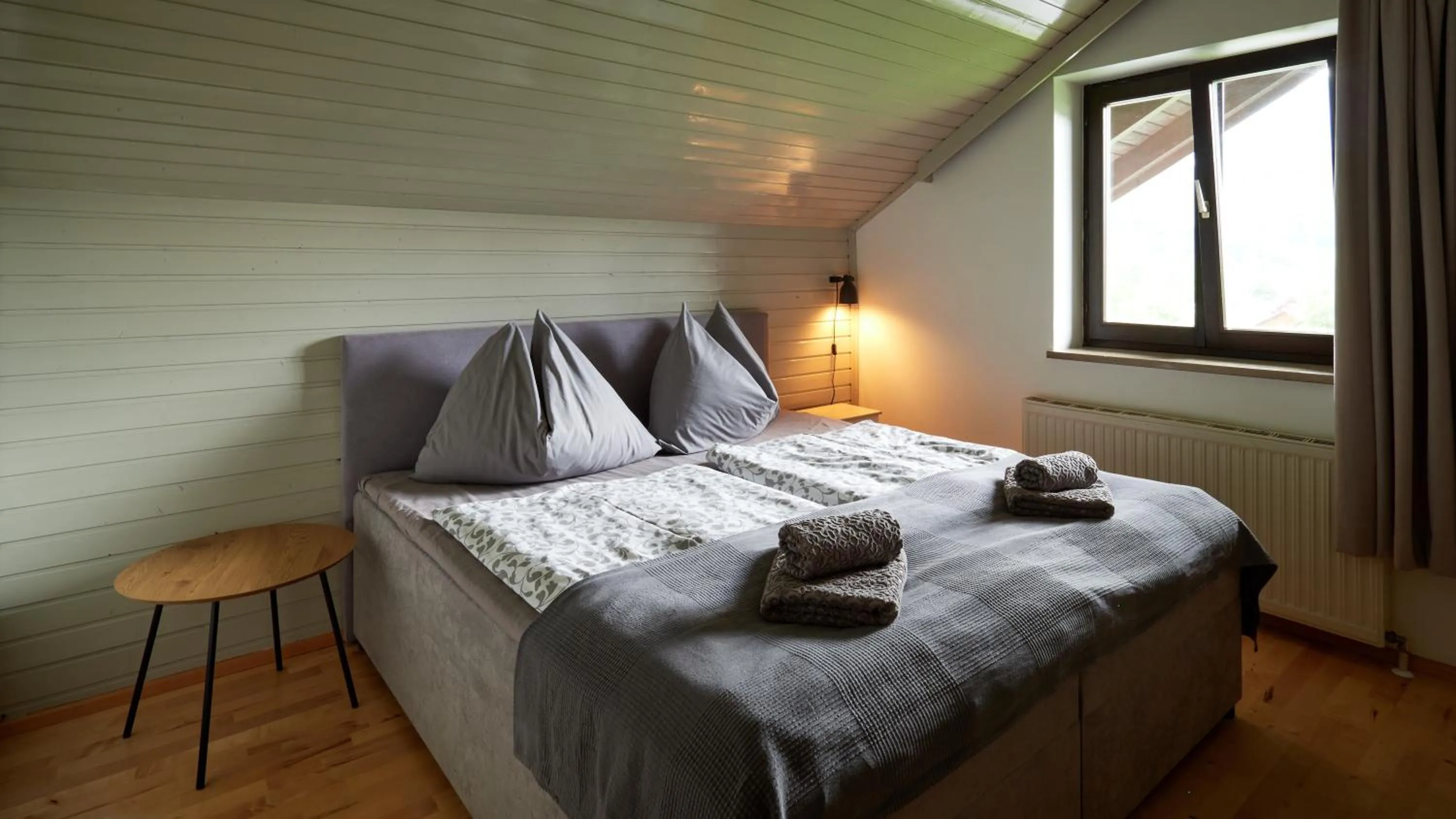 Bed in Jeff's - Rooms with a mountain view