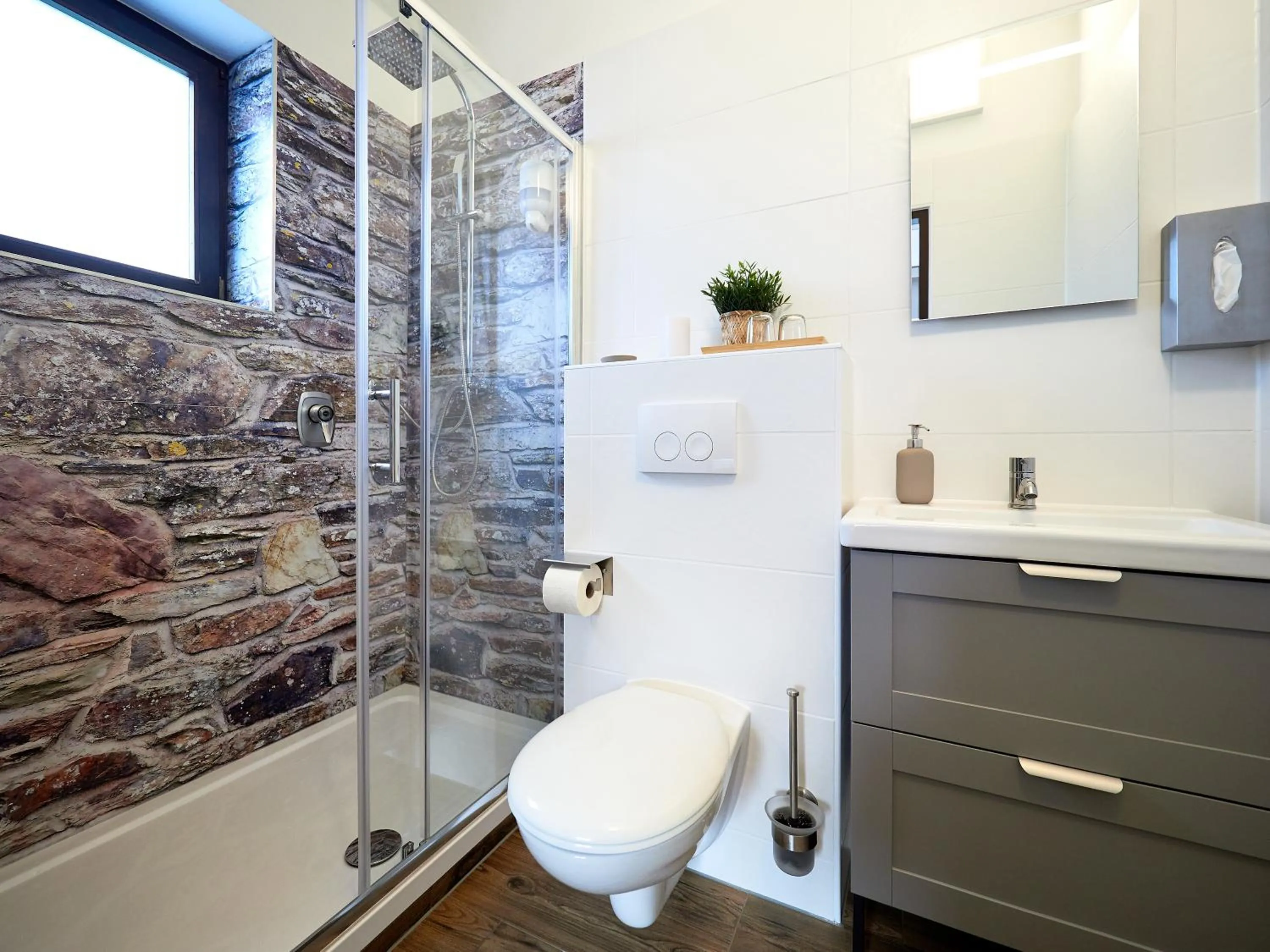 Shower in Jeff's - Rooms with a mountain view