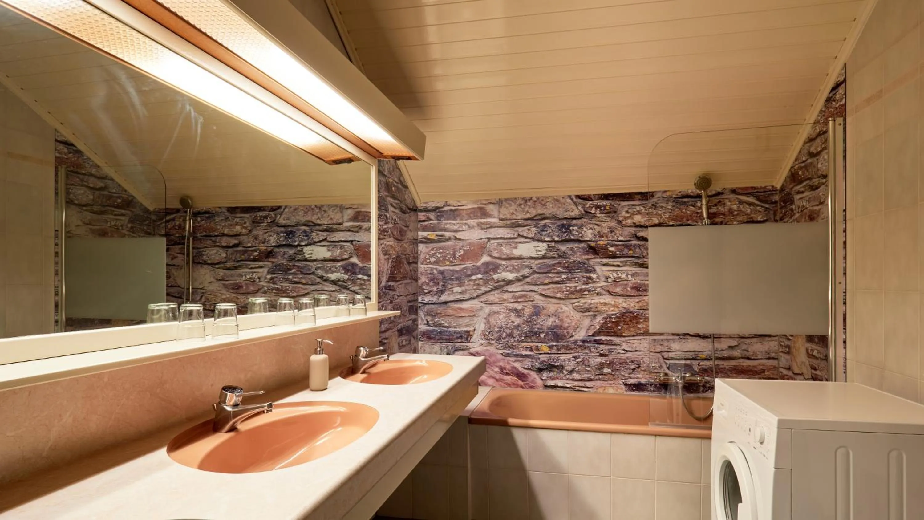 Toilet in Jeff's - Rooms with a mountain view