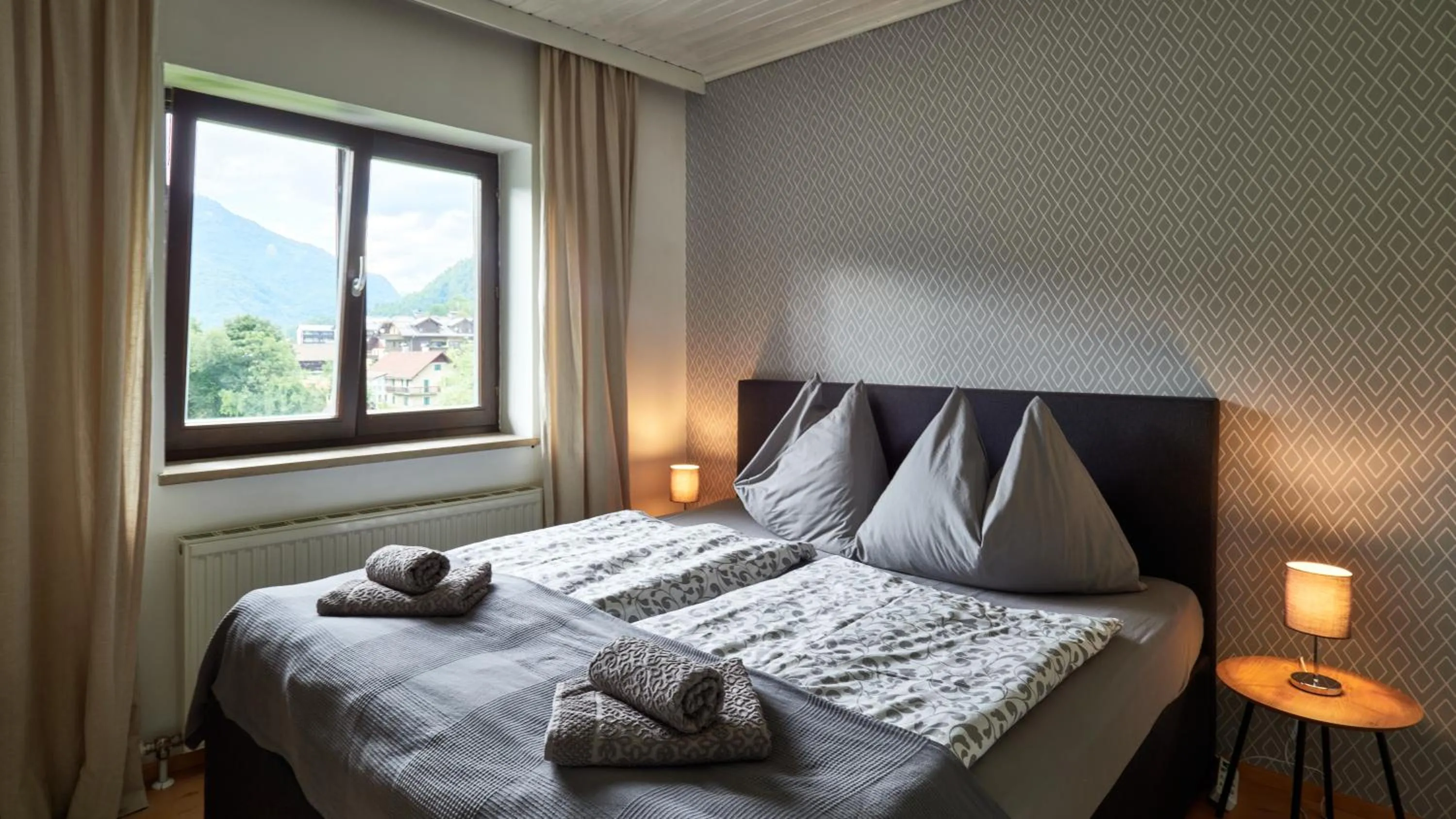 Bed in Jeff's - Rooms with a mountain view