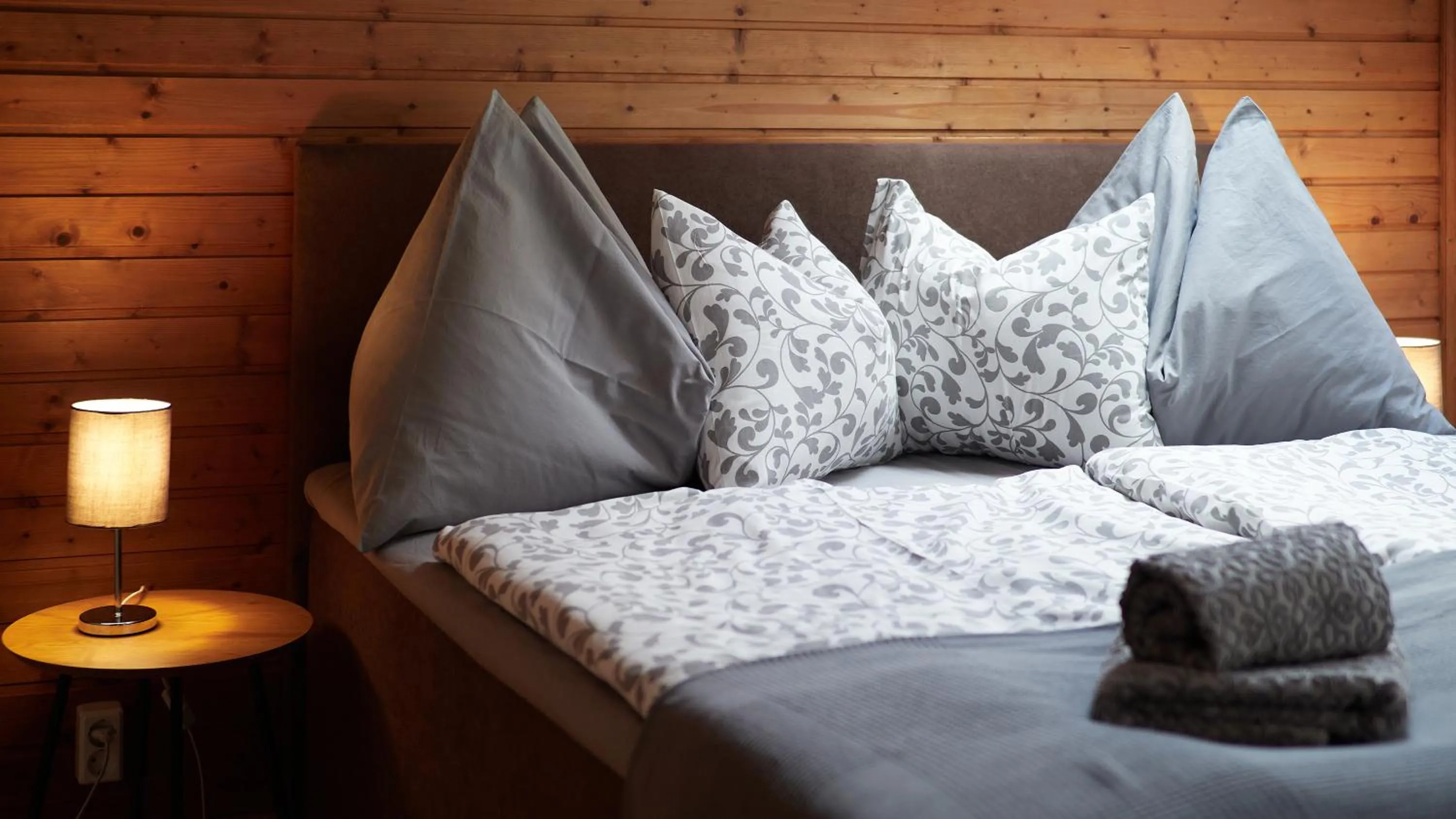 Bed in Jeff's - Rooms with a mountain view