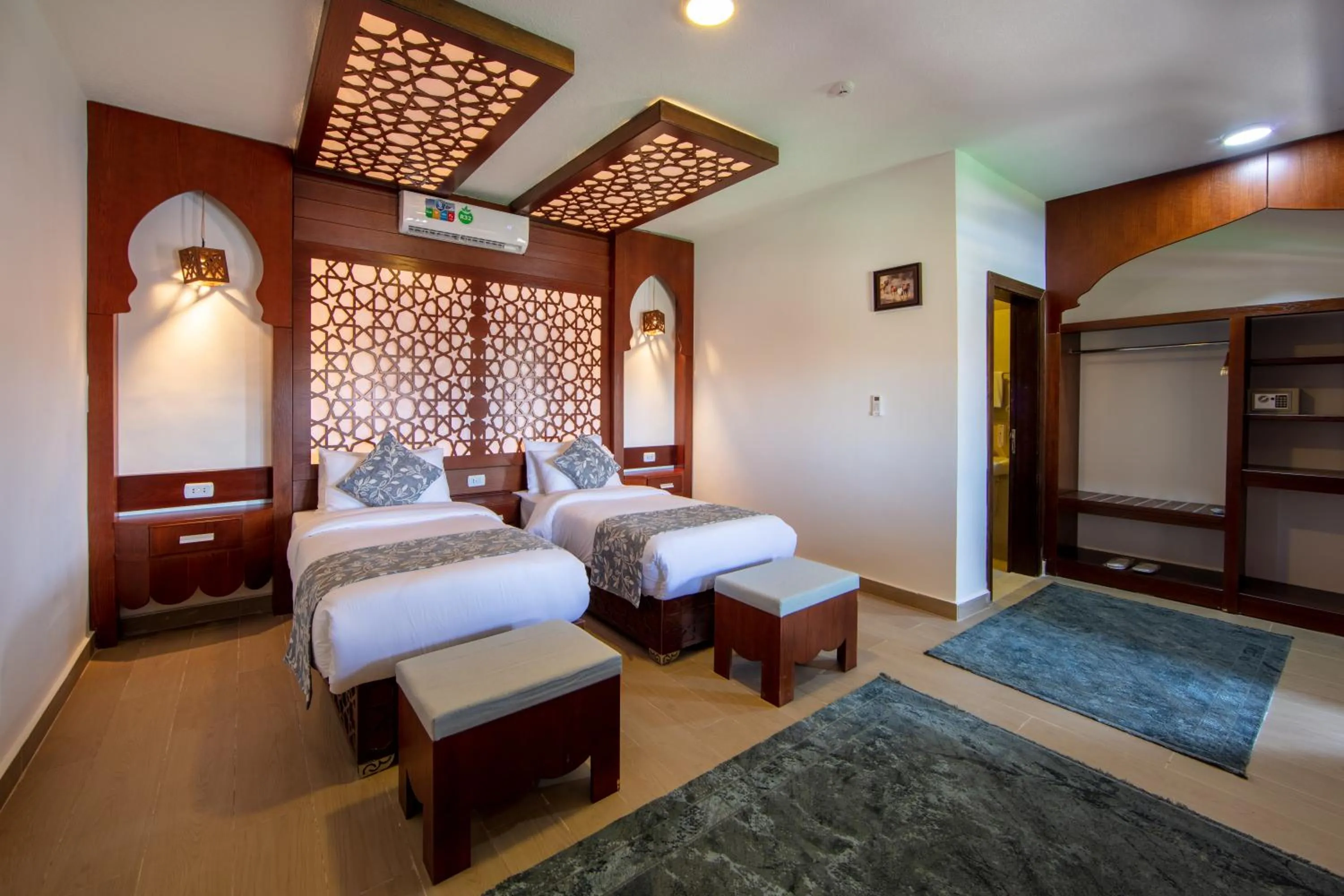 Photo of the whole room, Bed in Petra Seasons luxury Resort