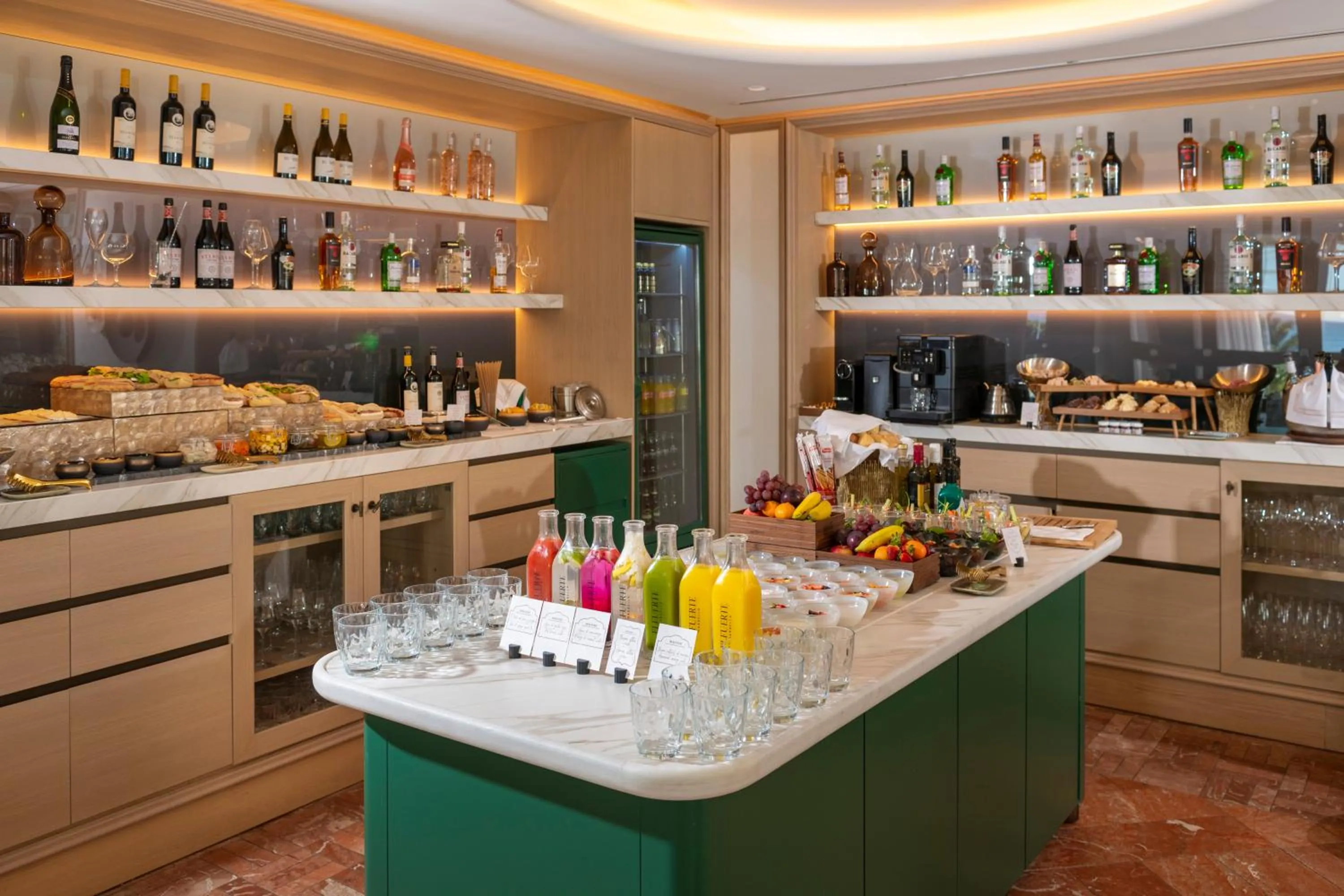 Restaurant/places to eat in El Fuerte Marbella