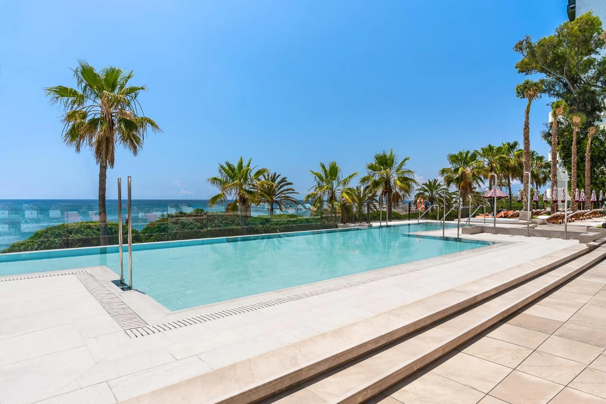 Swimming pool in El Fuerte Marbella