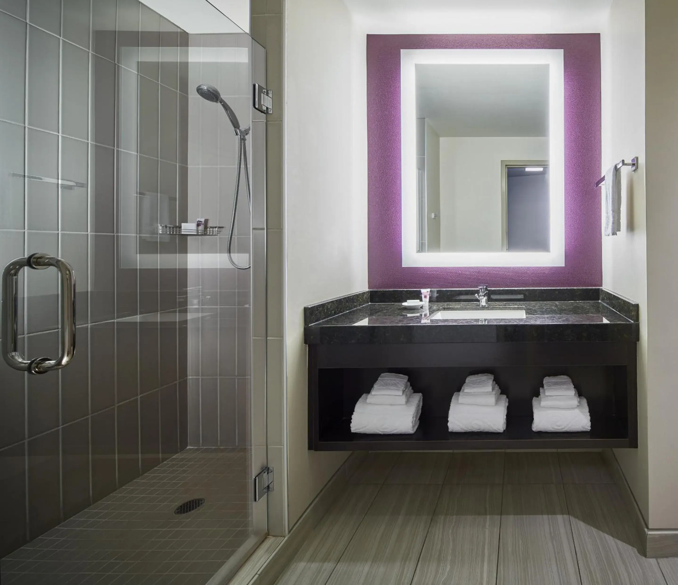 Bathroom in Harrah's Cherokee Valley River, A Caesars Destination Bathroom in Harrah's Cherokee Valley River, A Caesars Destination