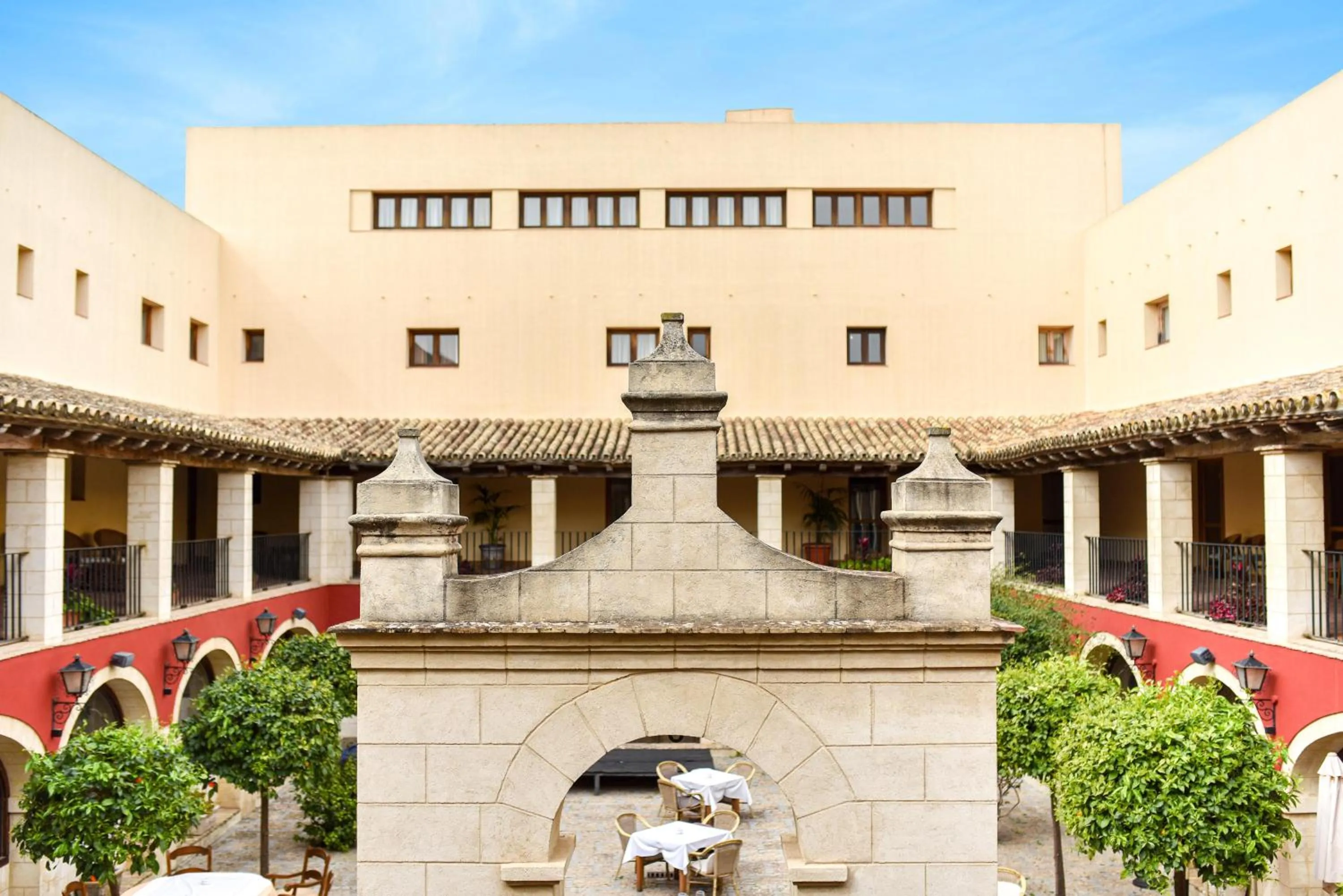 Property building in ALEGRIA Bodega Real