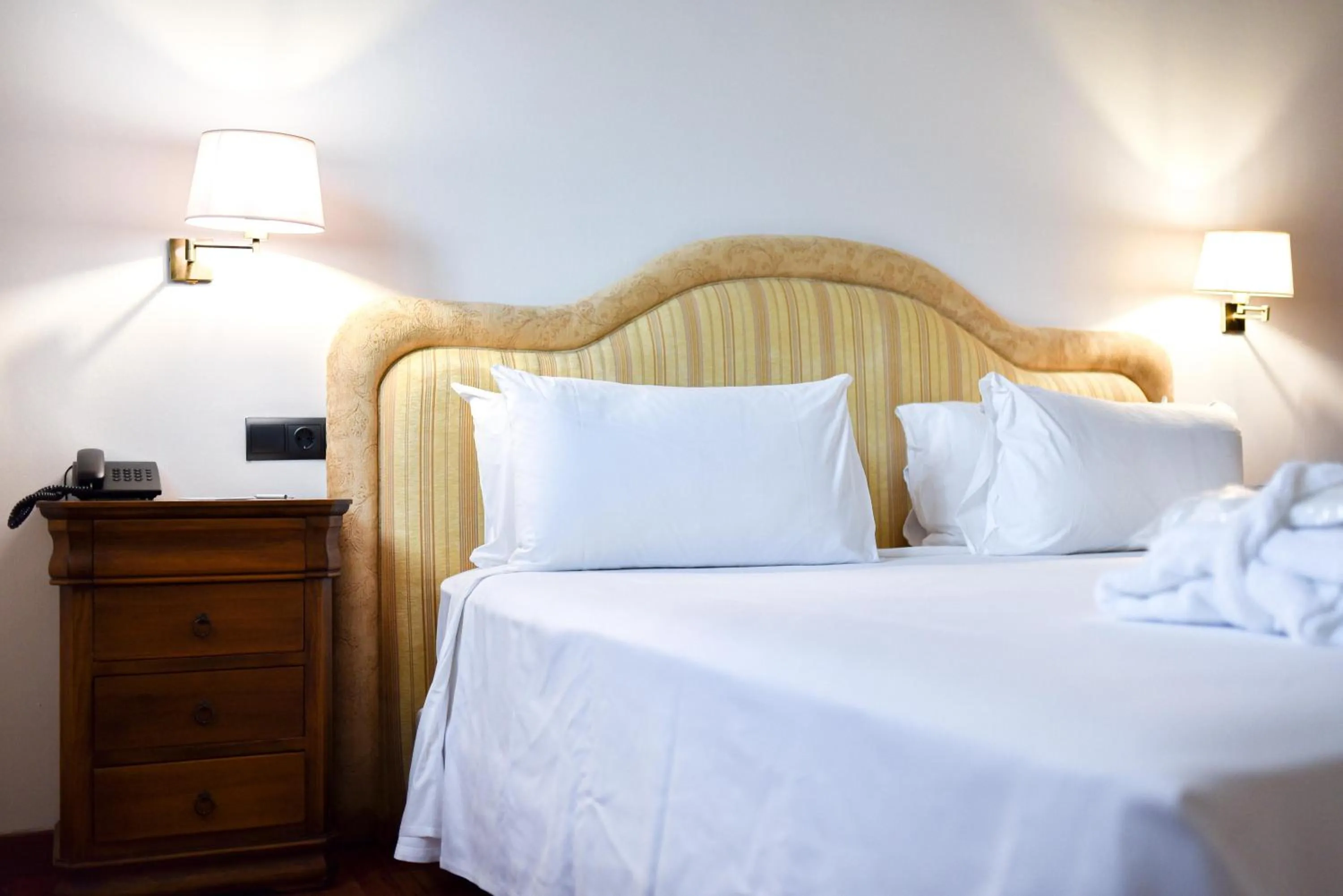 Photo of the whole room, Bed in ALEGRIA Bodega Real