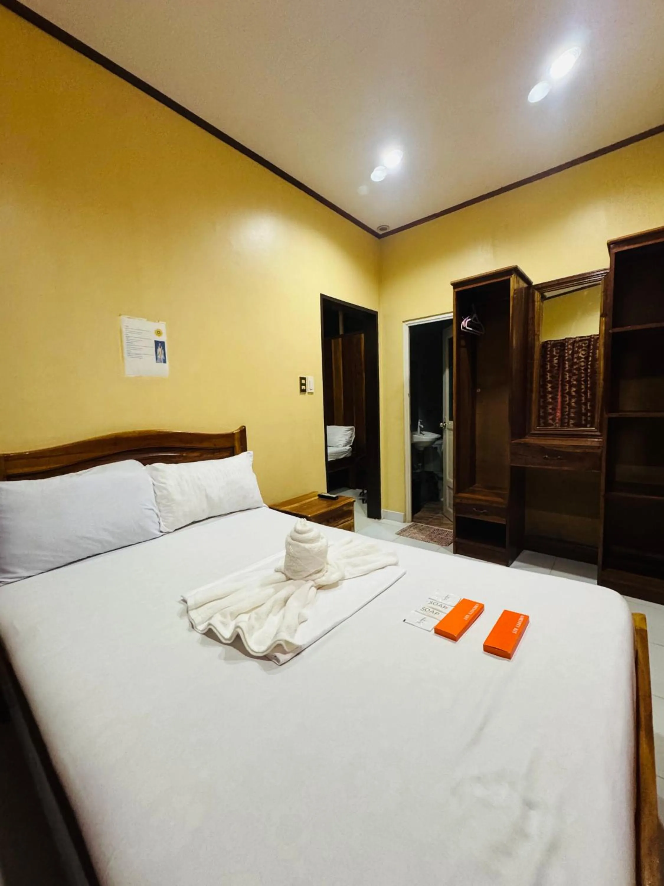 Bed in La-Familia Guest House