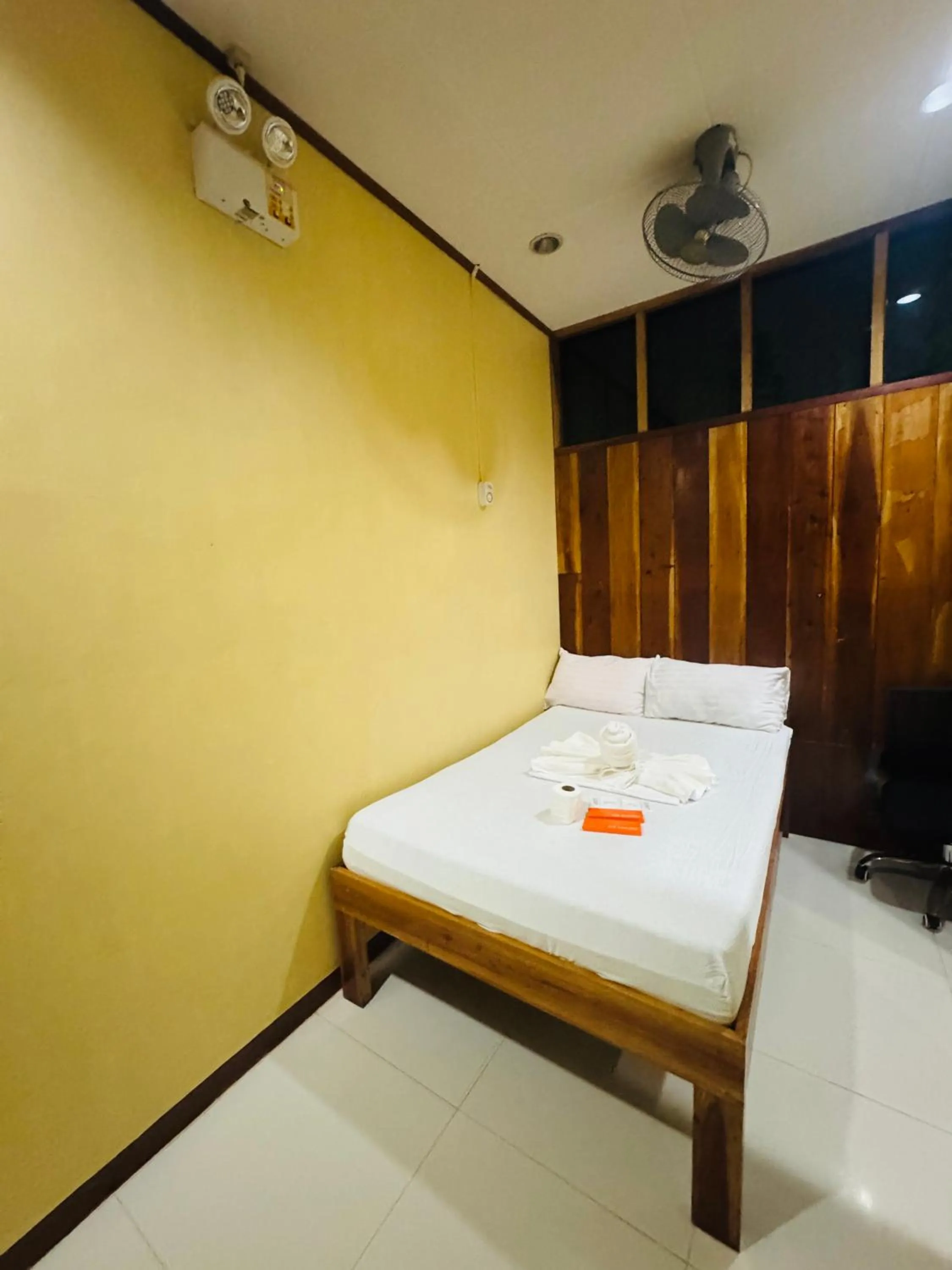 Bed in La-Familia Guest House