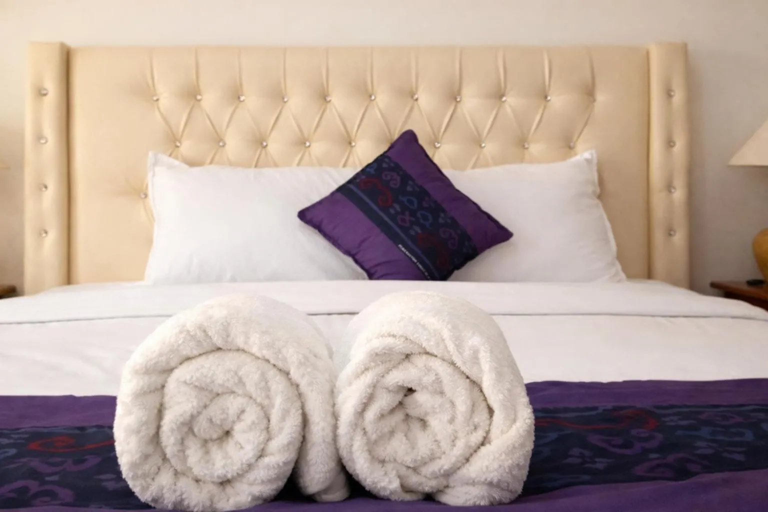 Bed in Matahari Inn Kuta Lombok