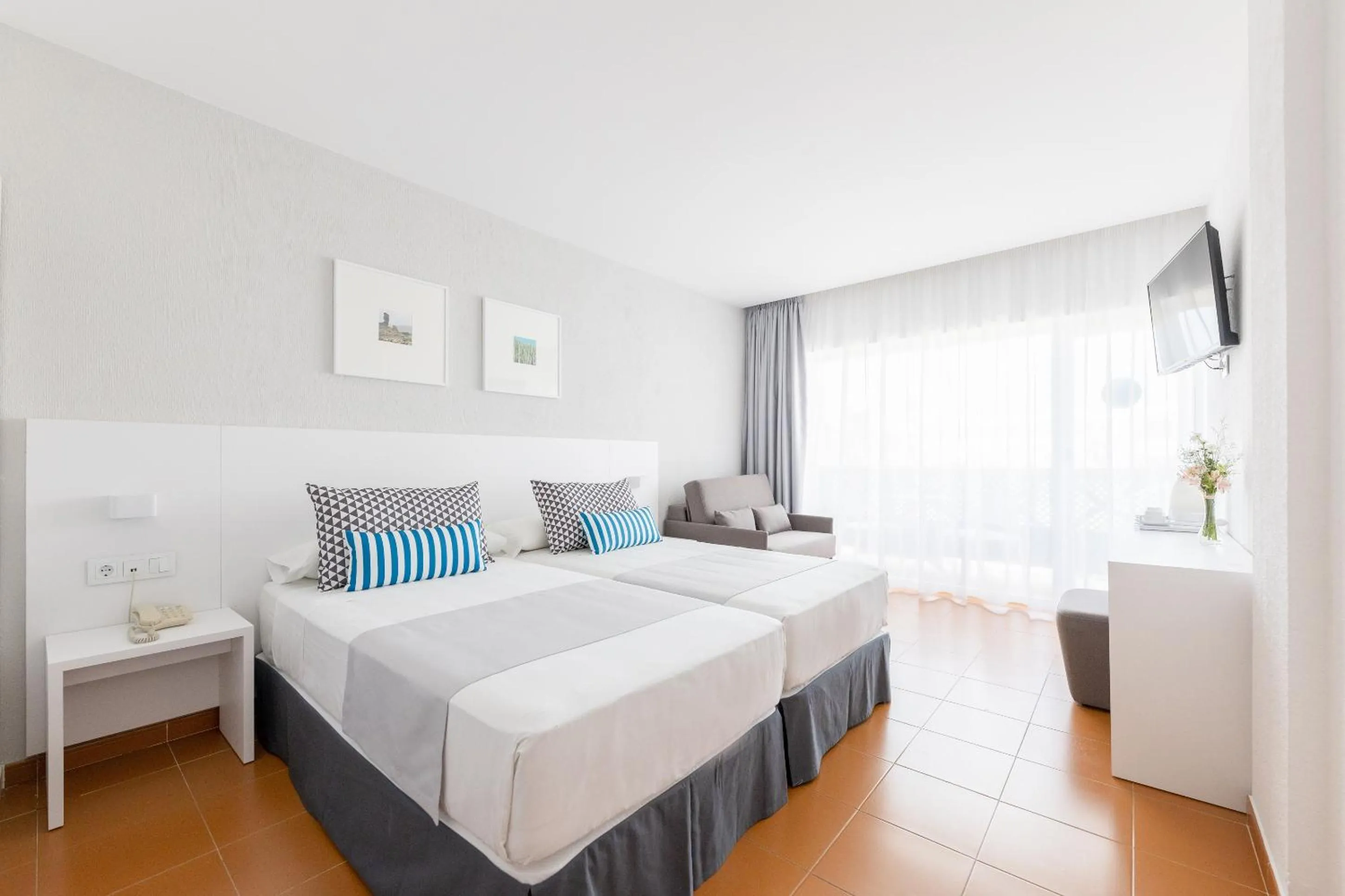 Bed in BLUESEA Costa Bastian