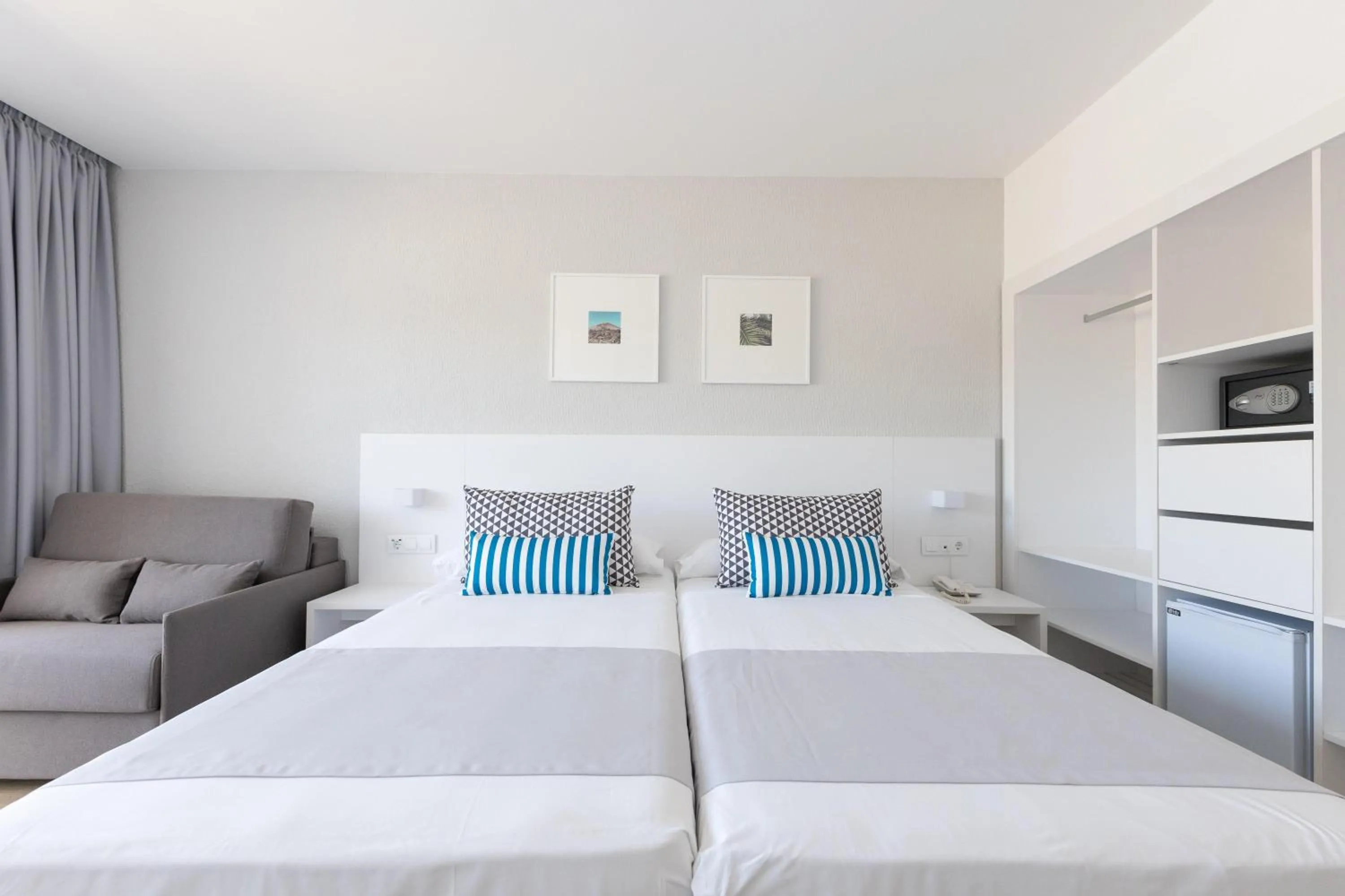 Photo of the whole room, Bed in BLUESEA Costa Bastian