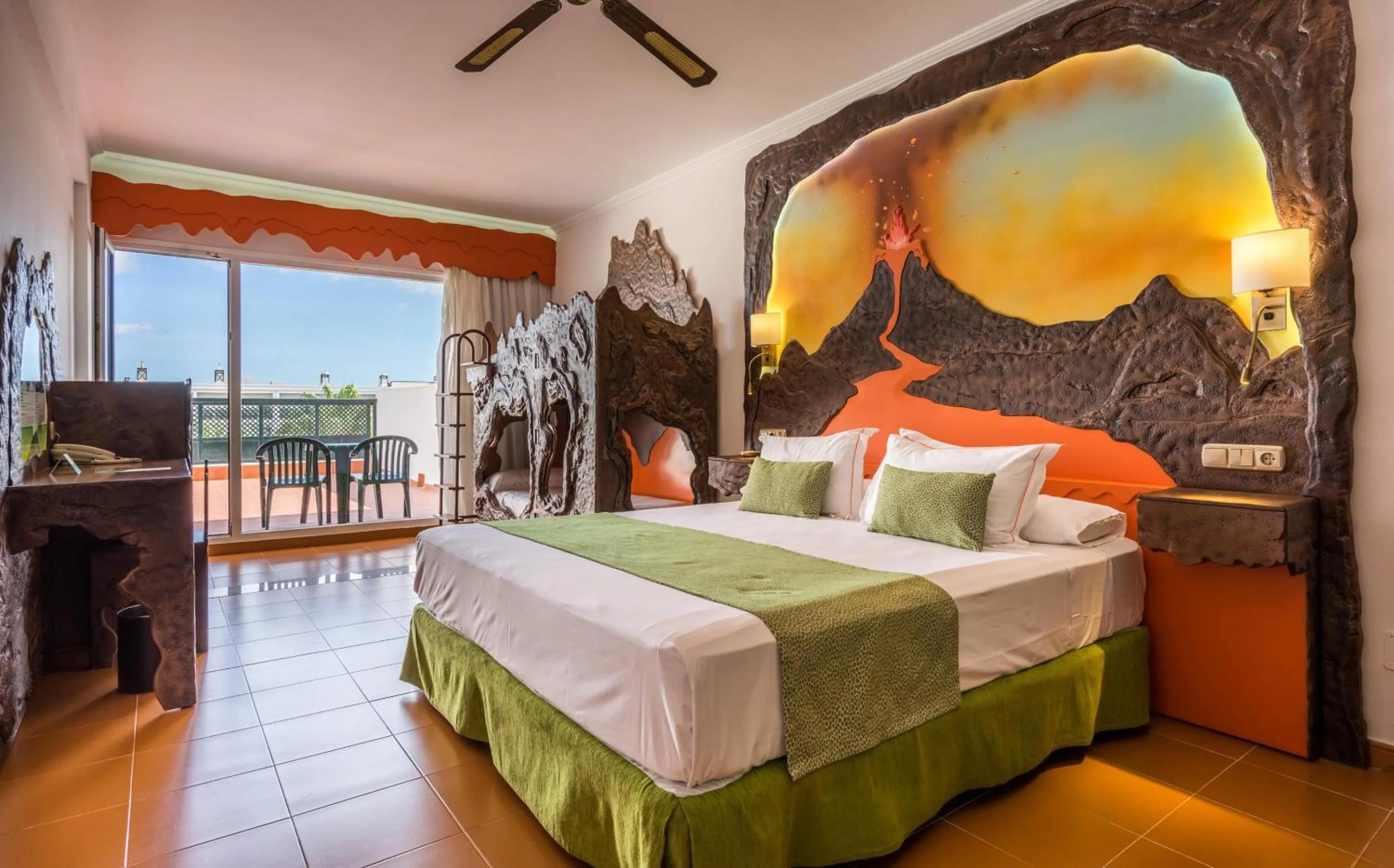 Photo of the whole room, Bed in BLUESEA Costa Bastian