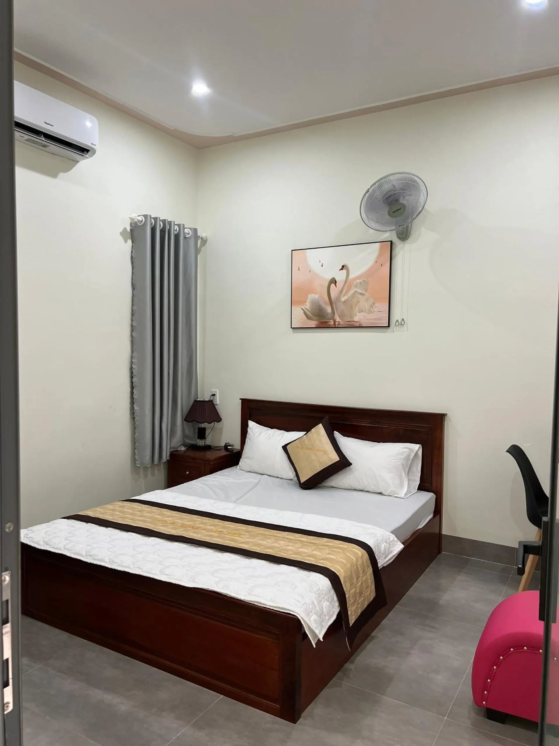 Bed in Hotel Hòa Bình