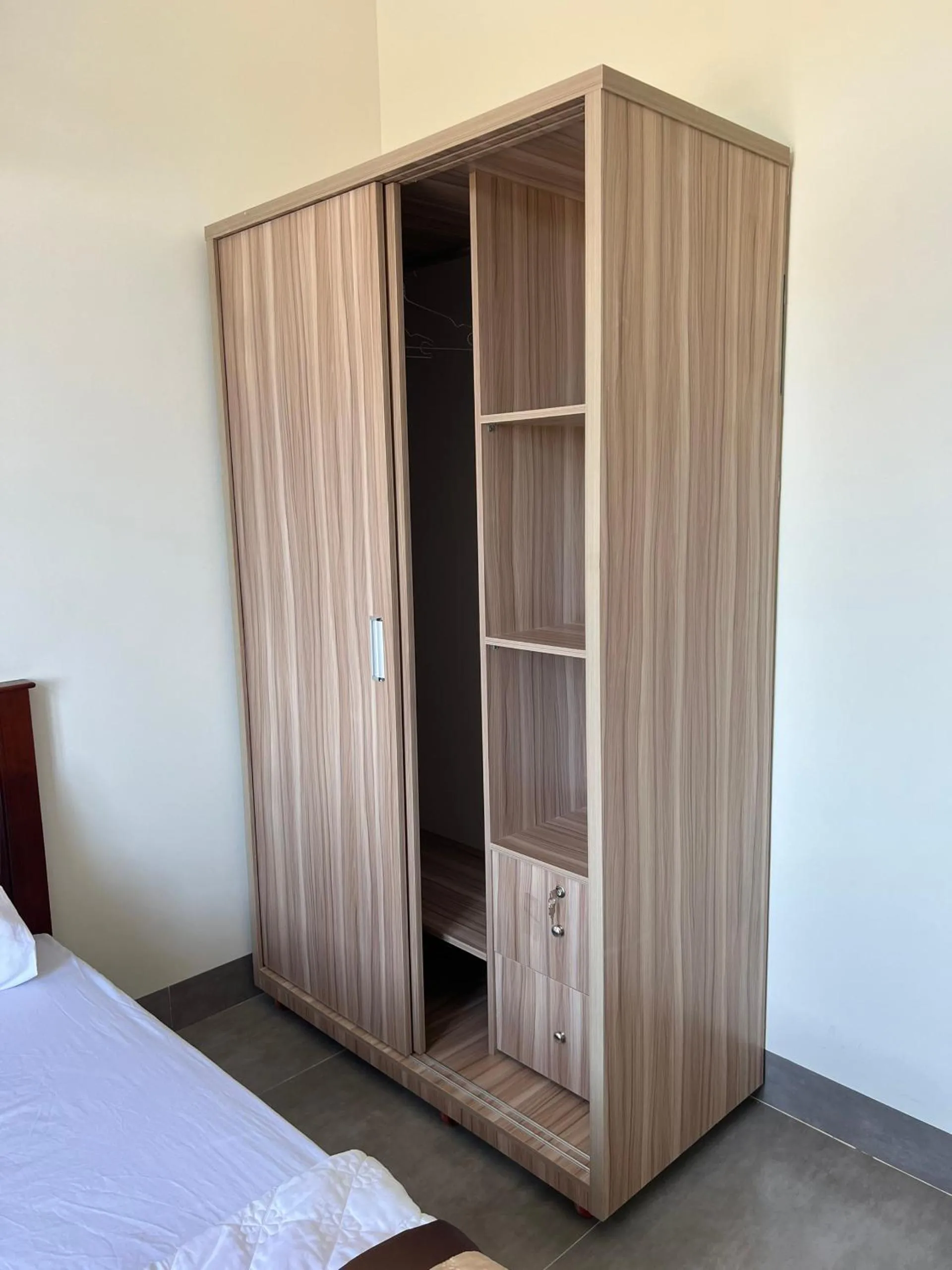 Photo of the whole room, Bed in Hotel Hòa Bình