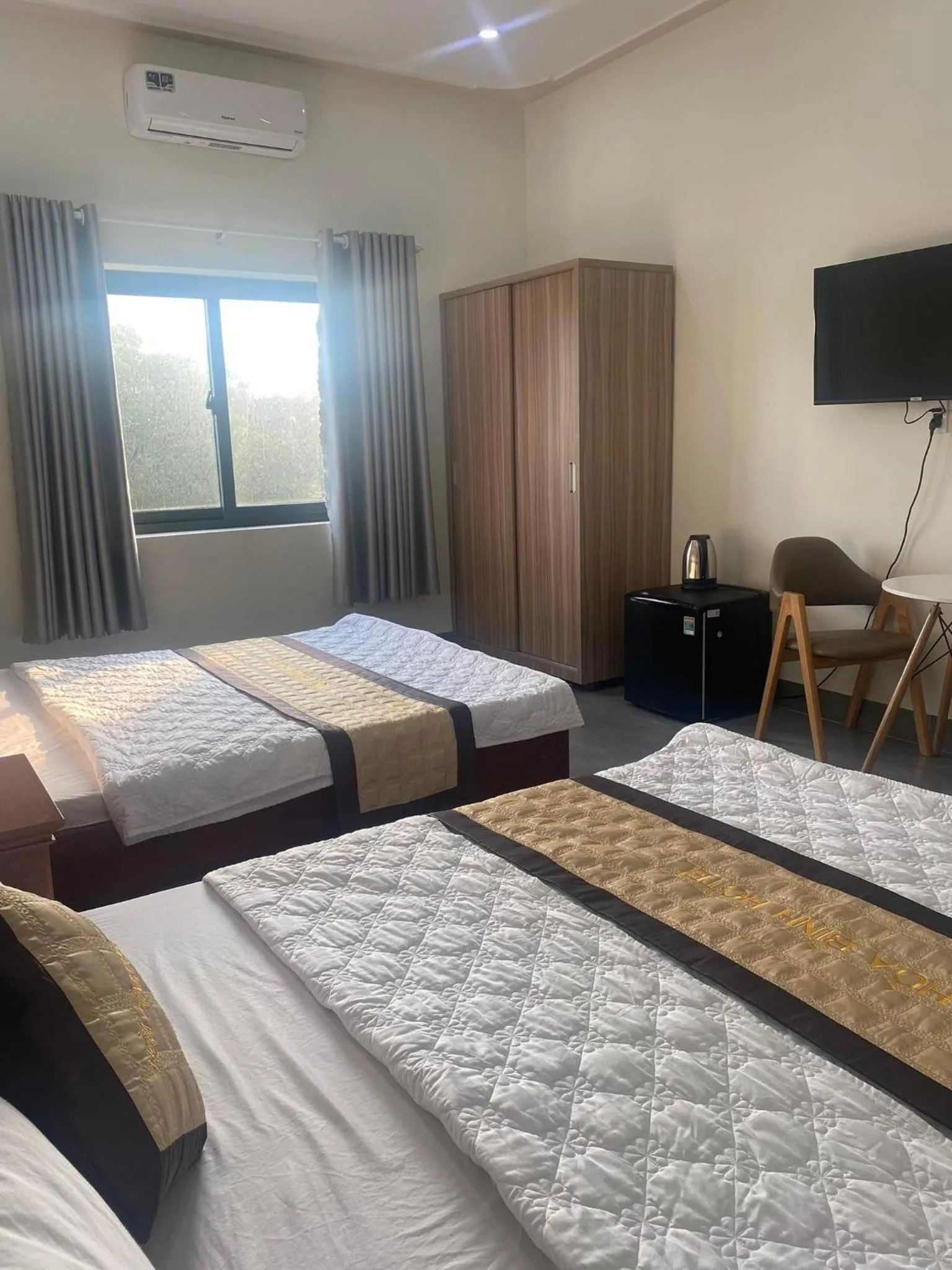 Bed in Hotel Hòa Bình
