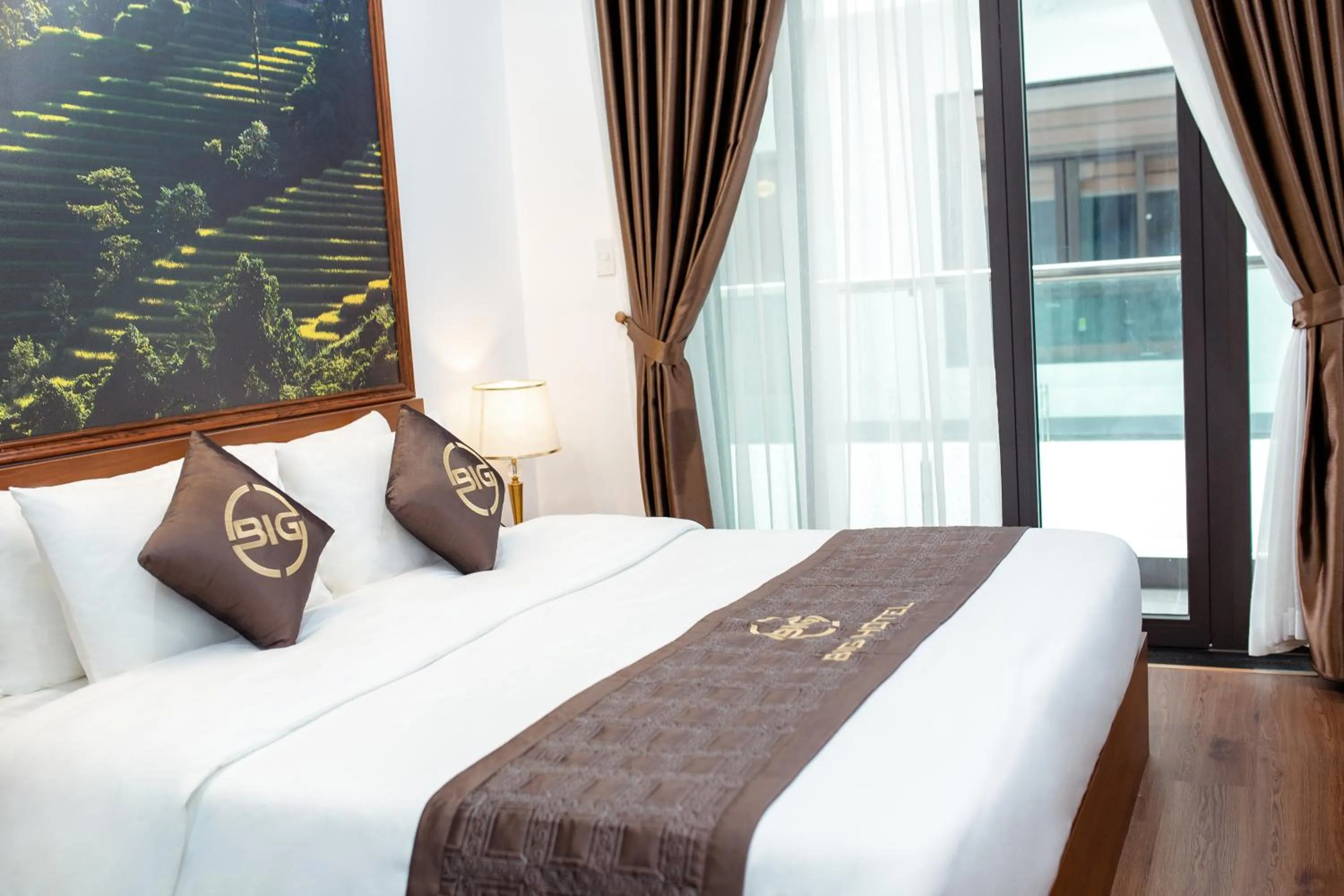 Bed in Big Hotel Lào Cai