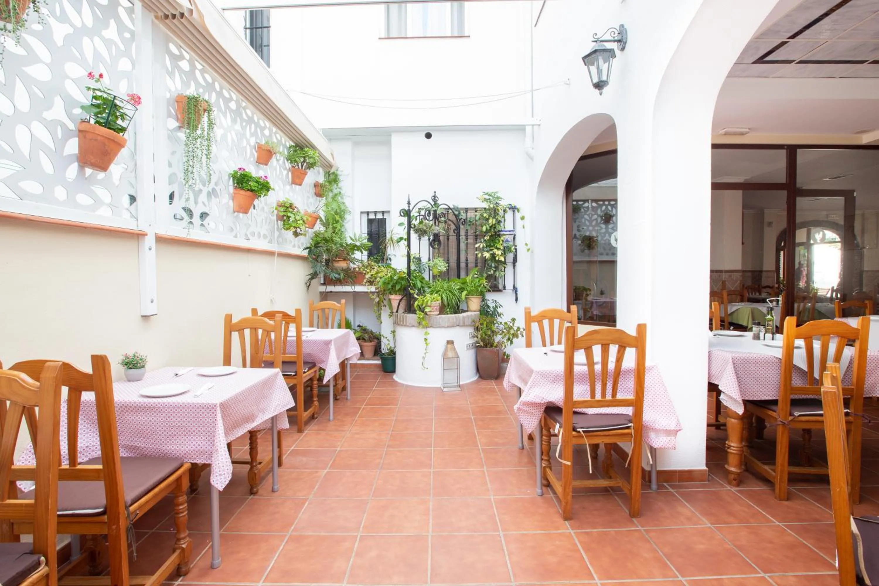 Restaurant/places to eat in Hostal El Gallo
